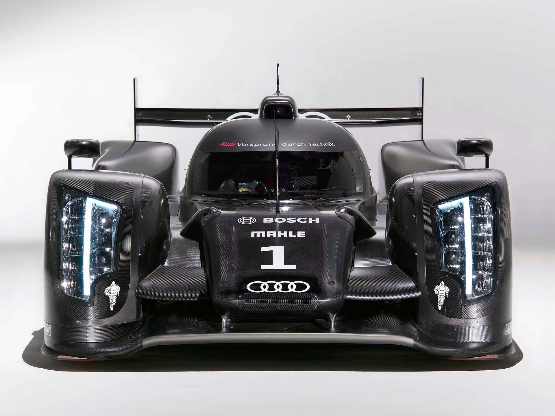 Ein Studiofoto des Audi R18 TDI für die Saison 2011 bei seiner Vorstellung Ende 2010.