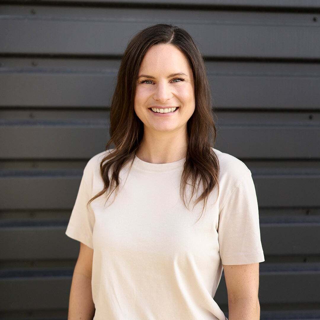 Melanie Schillinger lacht in die Kamera