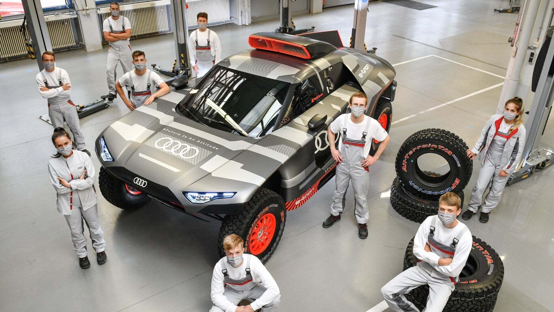 Azubis bauen Showcar für Rallye Dakar 2022