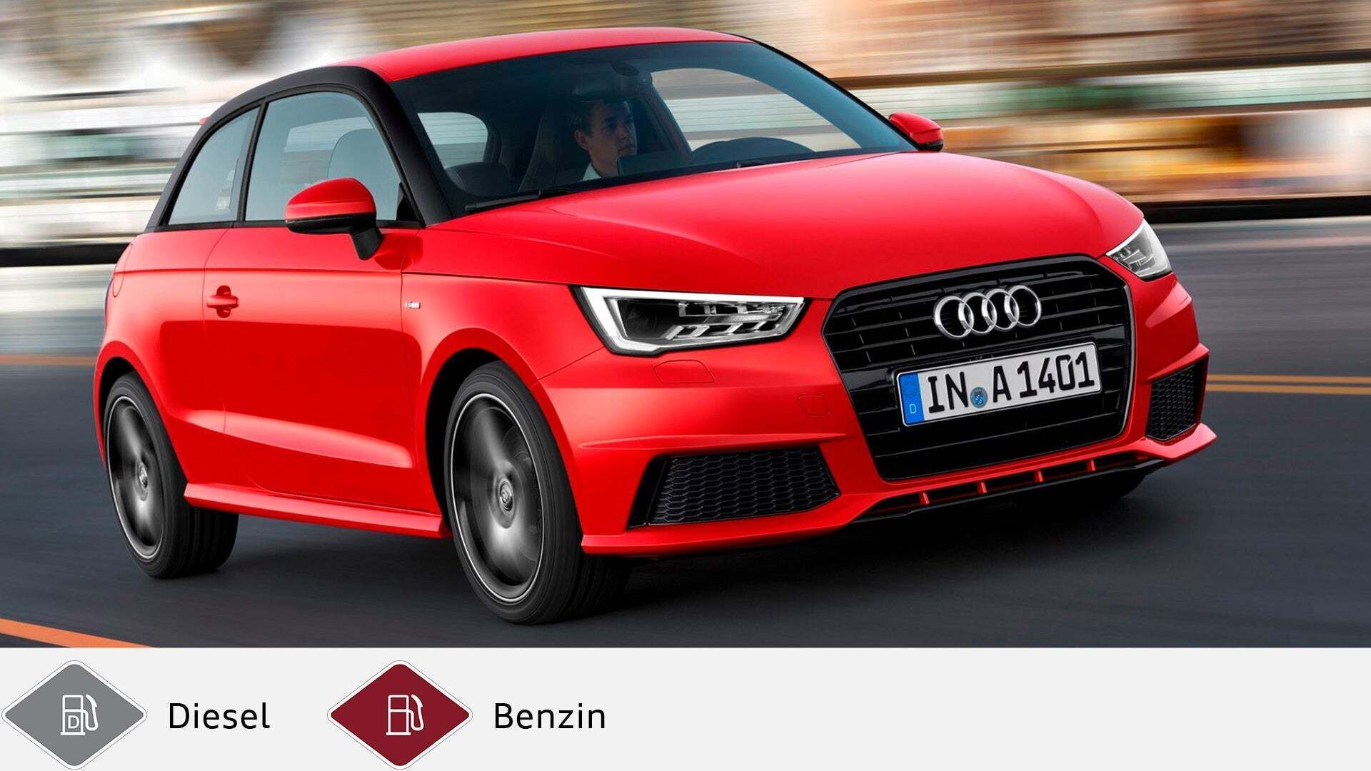 Roter Audi A1 3-Türer fährt auf Stadtstraße, schräg von vorn gezeigt. Unten graues Dieselsymbol und rotes Benzinsymbol.