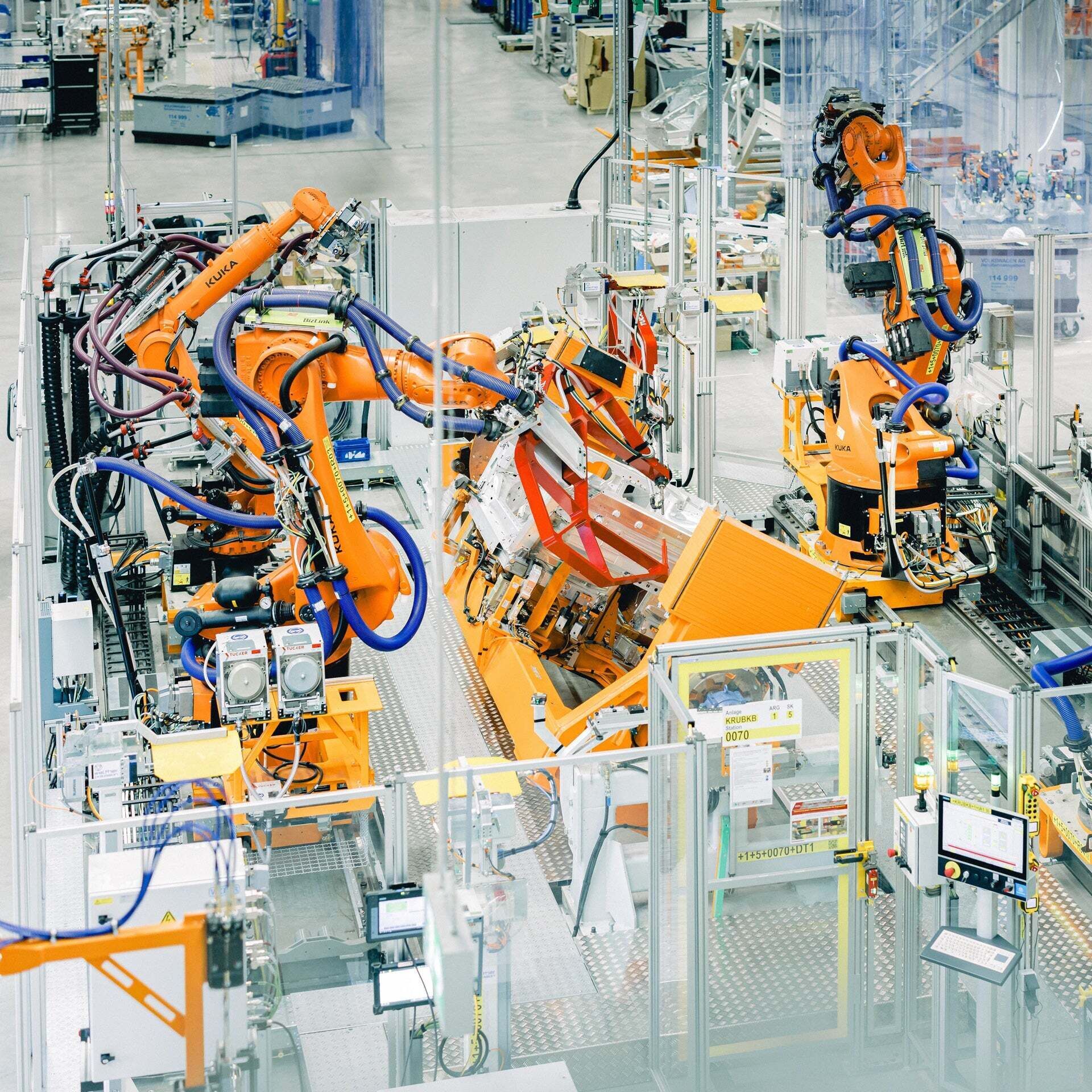 Virtually controlled production a first in Audi body shop