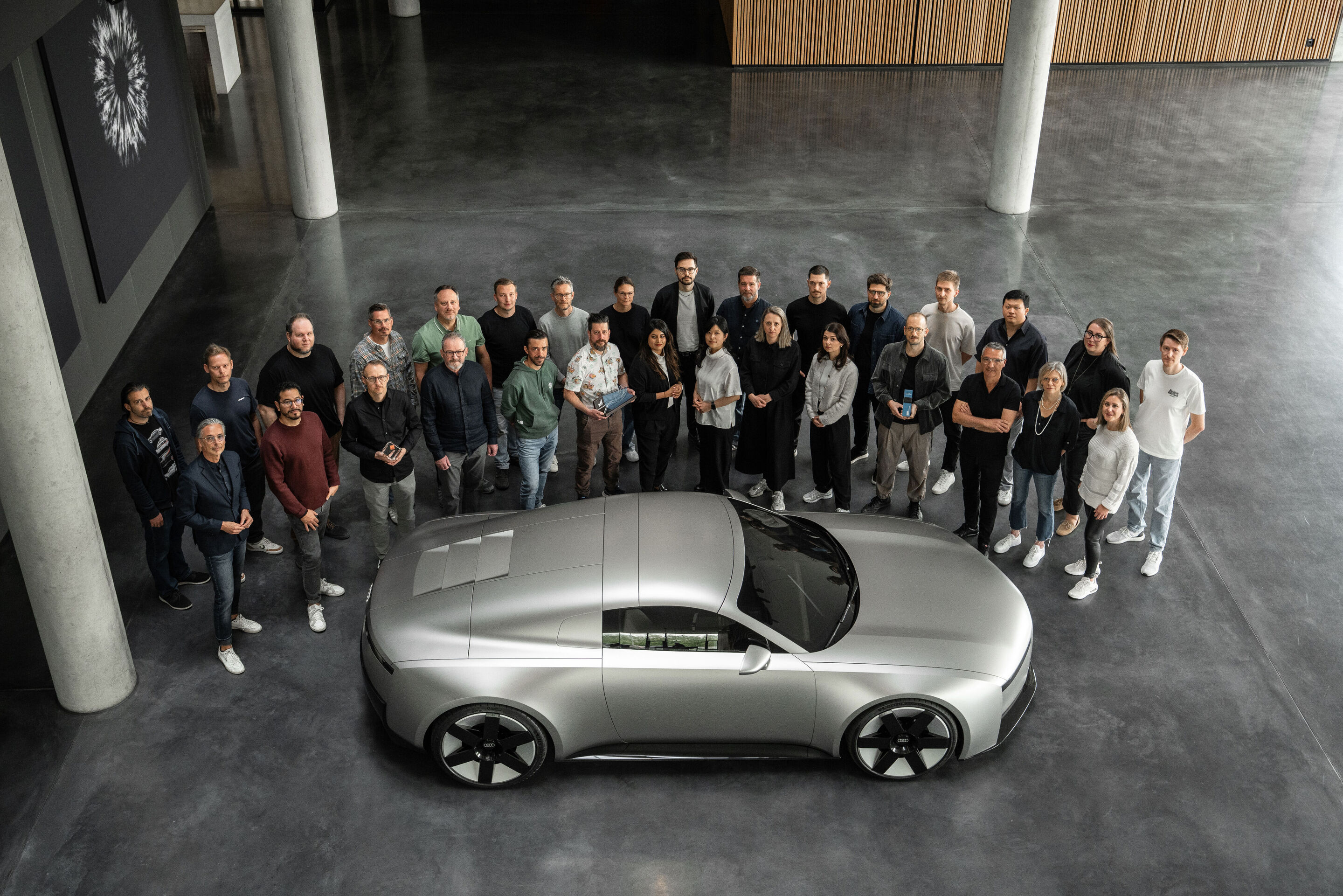 Vierfacher Triumph: Audi Concept C setzt neue Maßstäbe - Audi Concept C: Das Designteam der AUDI AG mit der ausgezeichneten Konzeptstudie, die international für ihre innovative Formensprache und ihren ganzheitlichen Ansatz gewürdigt wurde.