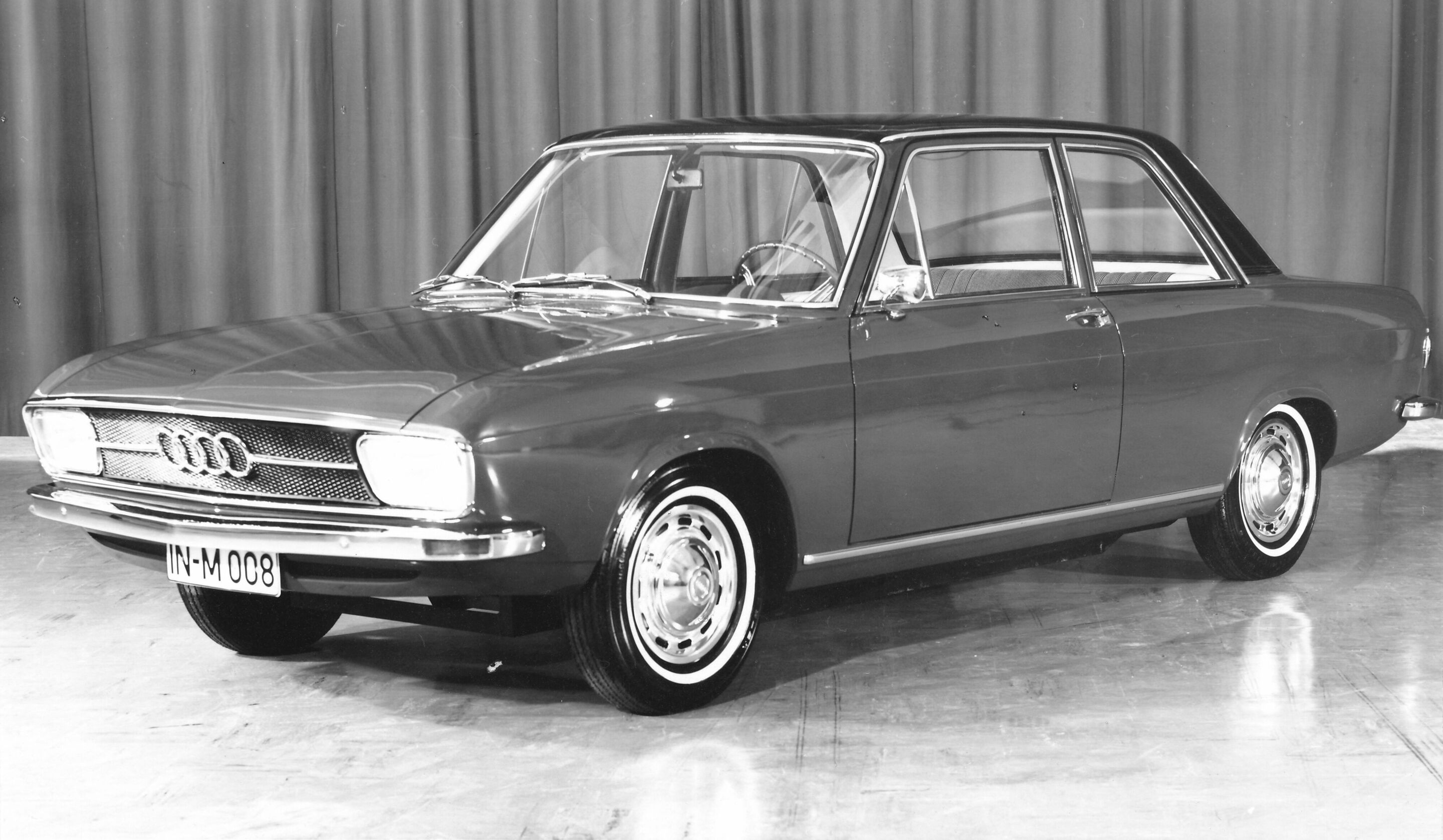 Sonderausstellung „Design Legenden“ - Audi 100