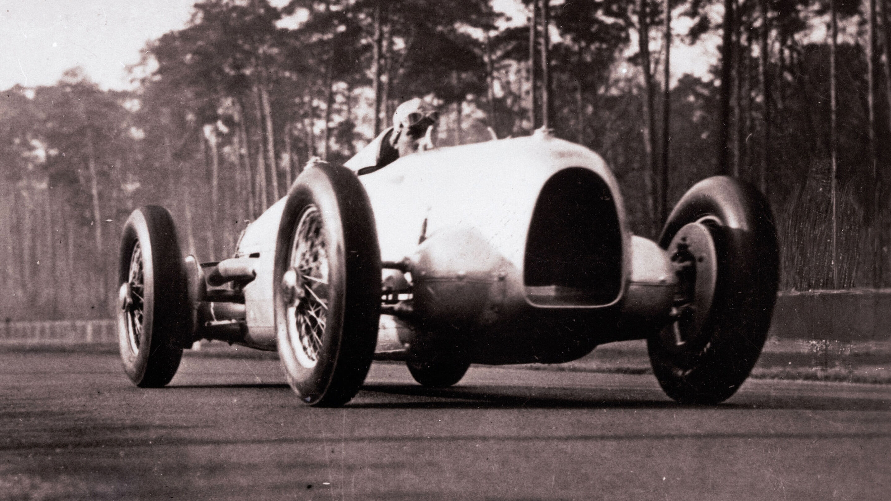First appearance of the Auto Union „Silver Arrow“ on the Avus race track in Berlin 1934 - Hans Stuck at the wheel of the Auto Union Typ A race car