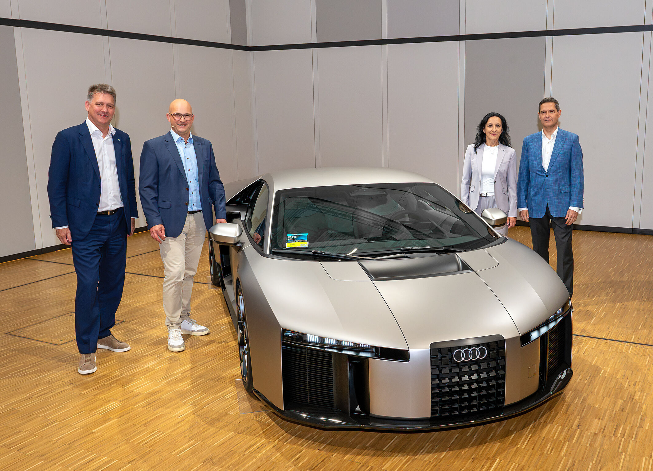 Betriebsversammlung Ingolstadt - v.l.n.r.:, Gernot Döllner (Vorstandsvorsitzender), Jörg Schlagbauer (Betriebsratsvorsitzender), Rita Beck (stellv. Betriebsratsvorsitzende), Xavier Ros (Arbeitsdirektor und Vorstand für Personal)