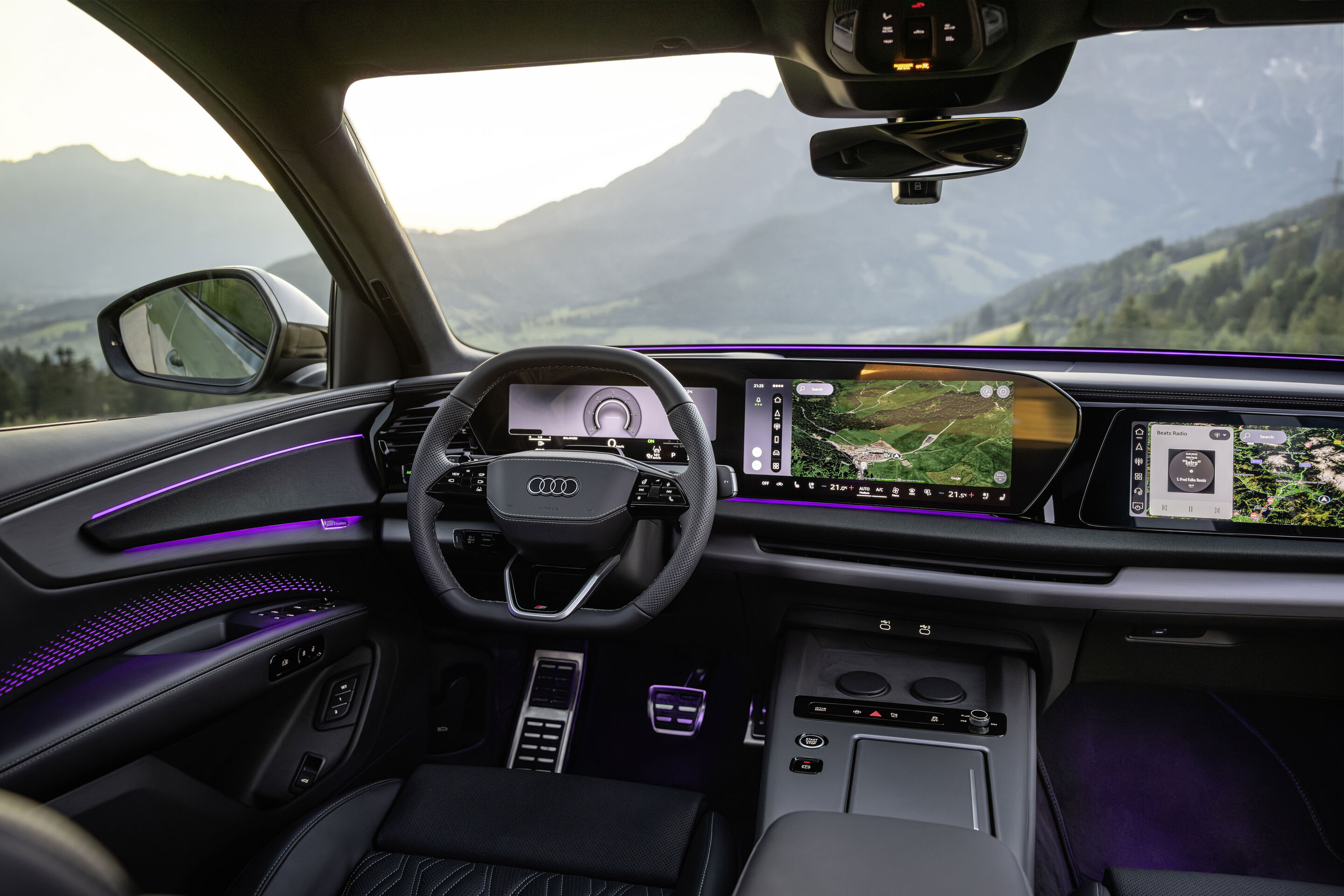 Audi Q7 SUV - Agavengrün Metallic, Standaufnahme, Interieur, Lenkrad und MMI, Lichtinszenierung