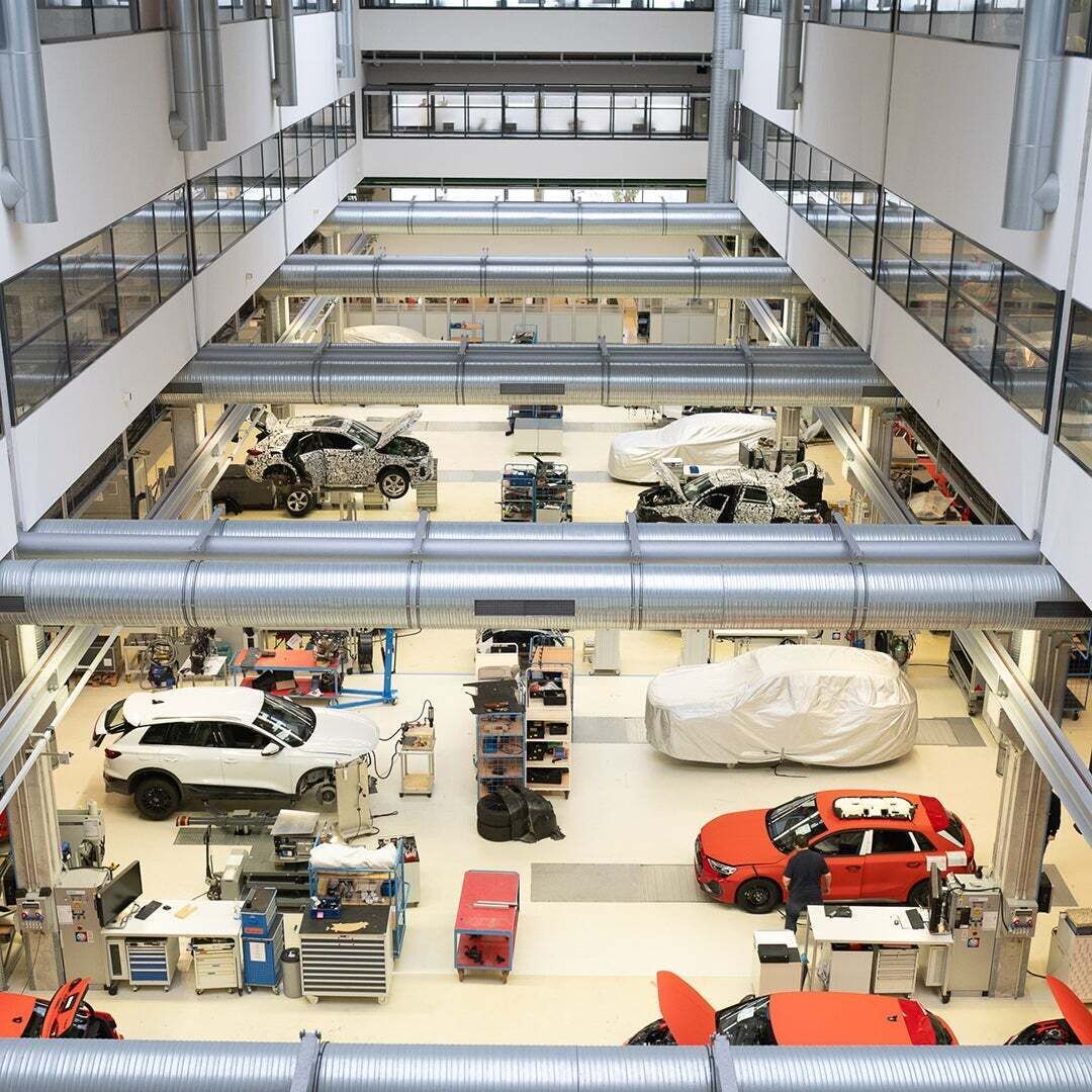 1080x1080_NBZ5978.jpg - Vogelperspektive der Pilothalle von Audi