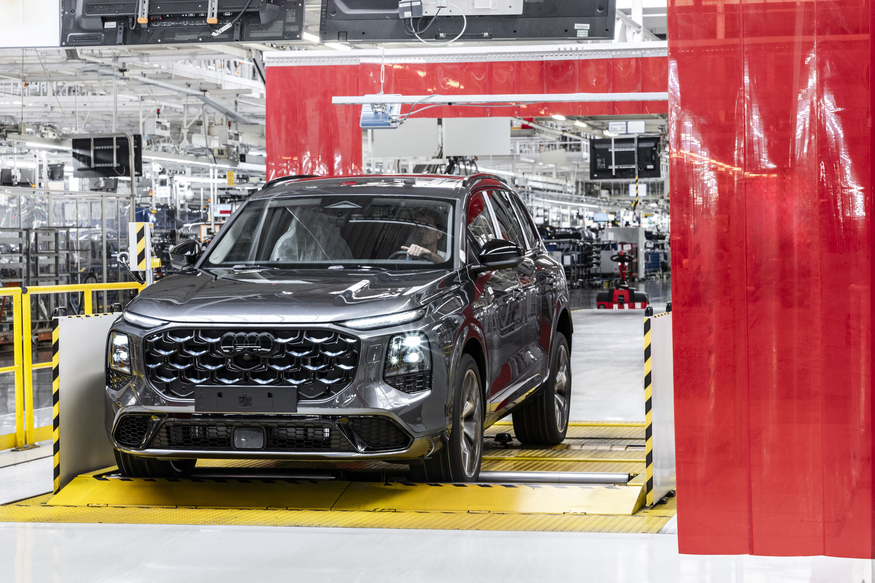Produktion des Audi Q7 am Standort Bratislava - In der slowakischen Hauptstadt Bratislava produziert Audi seit Ende 2005 den Audi Q7, seit 2026 in seiner dritten Generation.