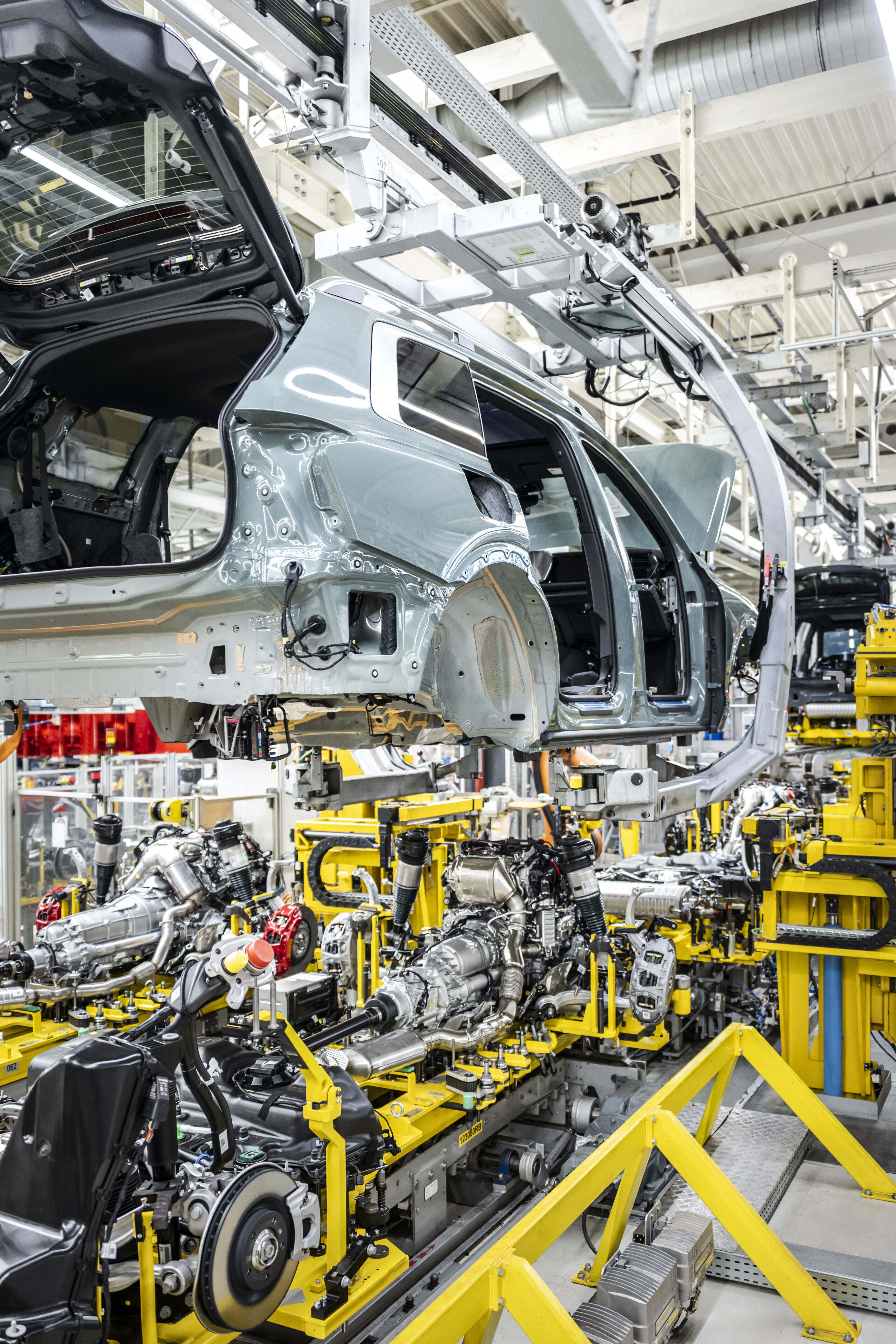Produktion des Audi Q9 am Standort Bratislava - In der slowakischen Hauptstadt Bratislava produziert Audi seit 2026 neben dem Q7 und dem Q8 auch den neuen Audi Q9. An diesem Standort werden Automobile von vier Konzernmarken unter einem Dach produziert.
