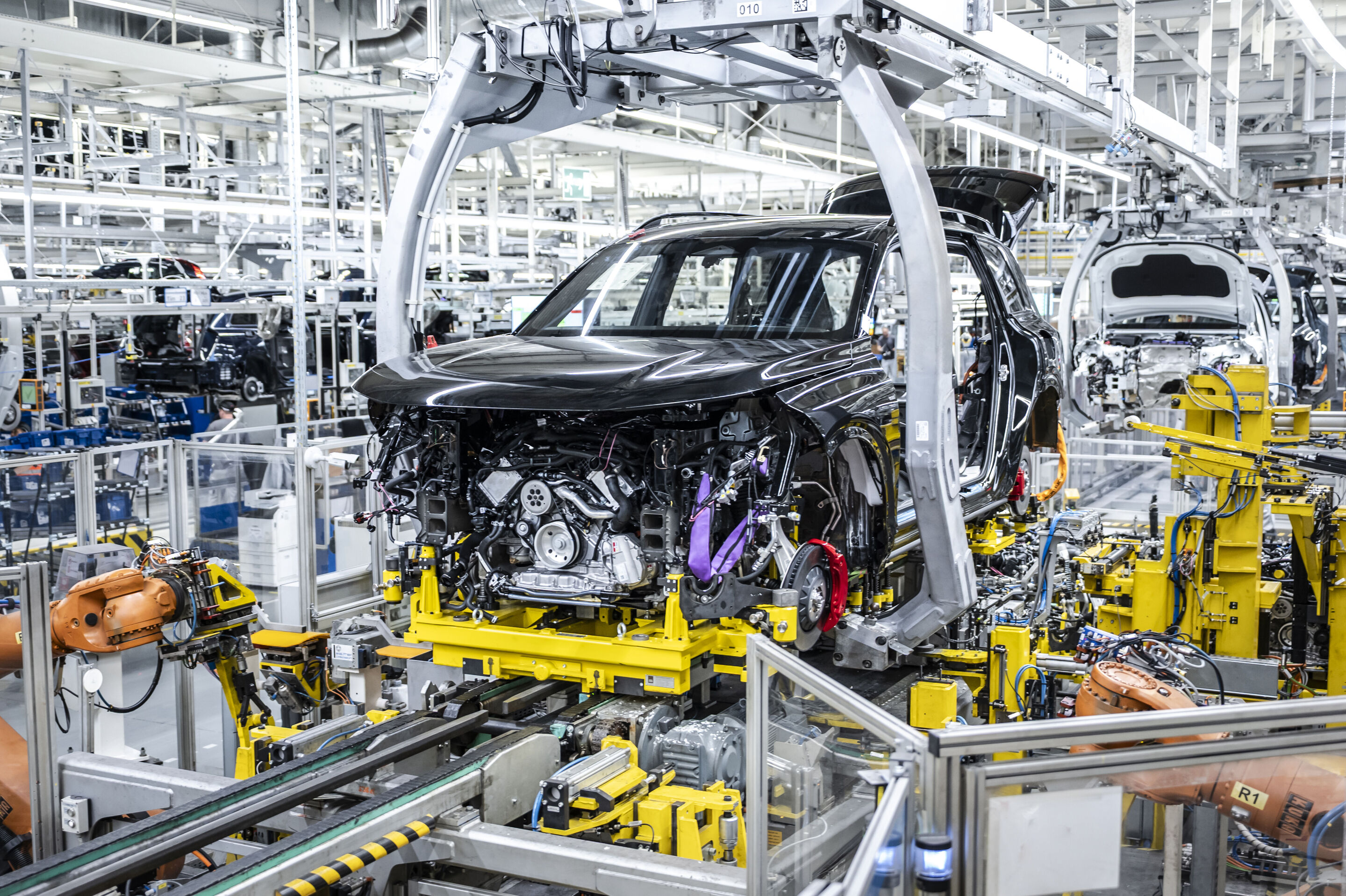 Produktion des Audi Q9 am Standort Bratislava - In der slowakischen Hauptstadt Bratislava produziert Audi seit 2026 neben dem Q7 und dem Q8 auch den neuen Audi Q9. An diesem Standort werden Automobile von vier Konzernmarken unter einem Dach produziert.