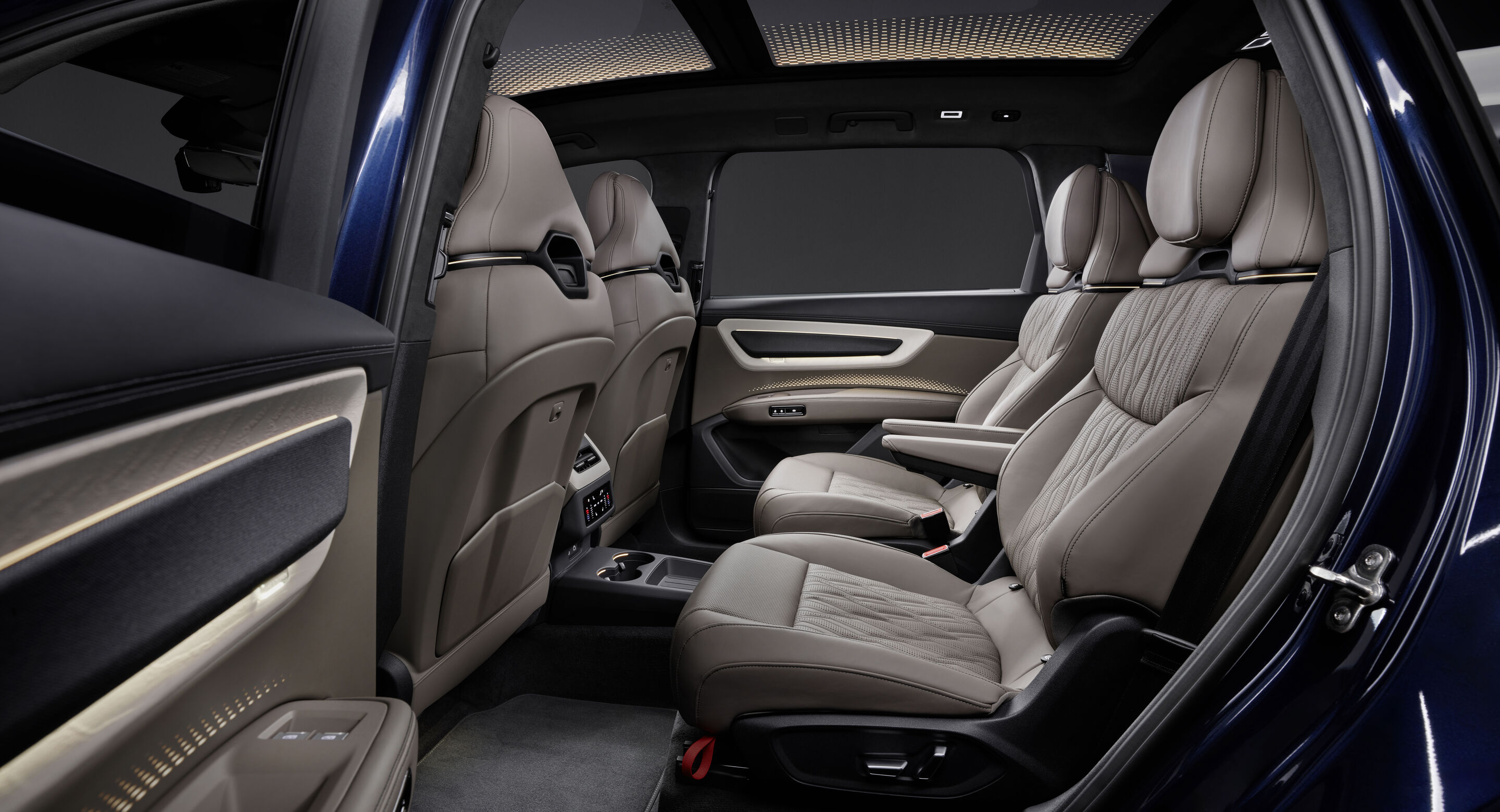 Audi Q9 SUV - Studio photo, interior, second-row seats