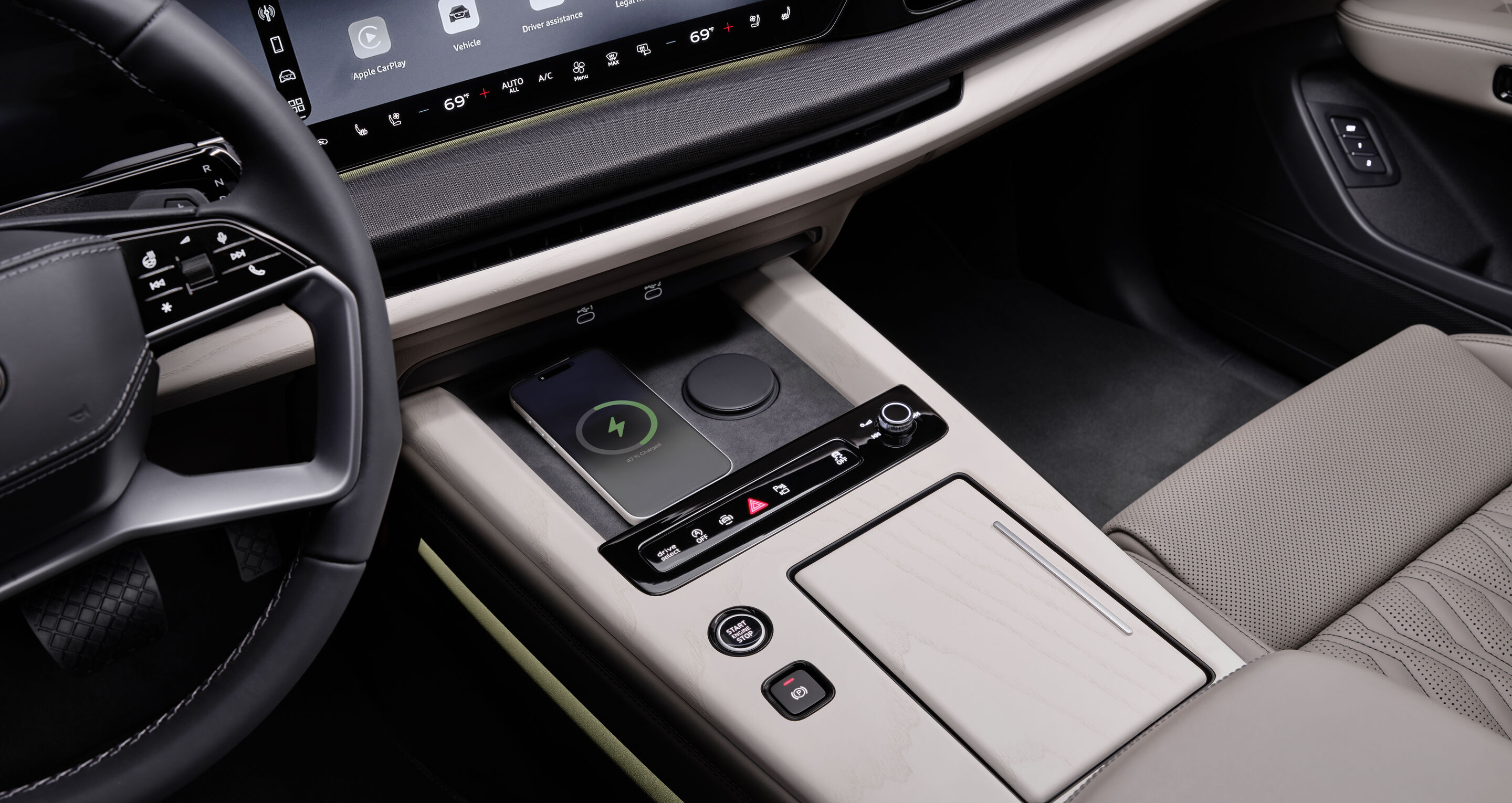 Audi Q9 SUV - Studioaufnahme, Interieur, Detailansicht Mittelkonsole mit induktiver Ladestation