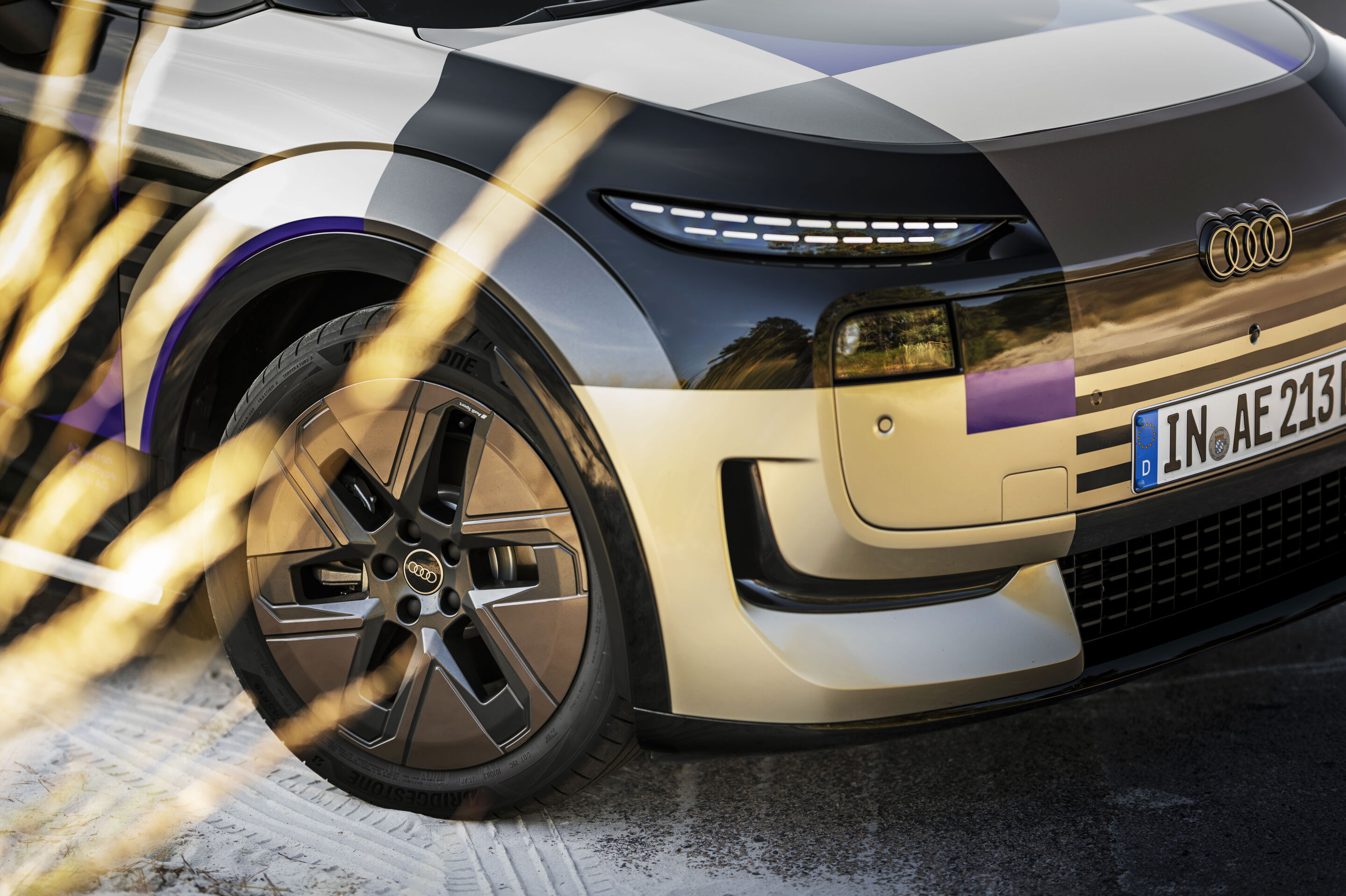Audi A2 e-tron with design livery - Outdoor static shot, exterior, wheel design detail