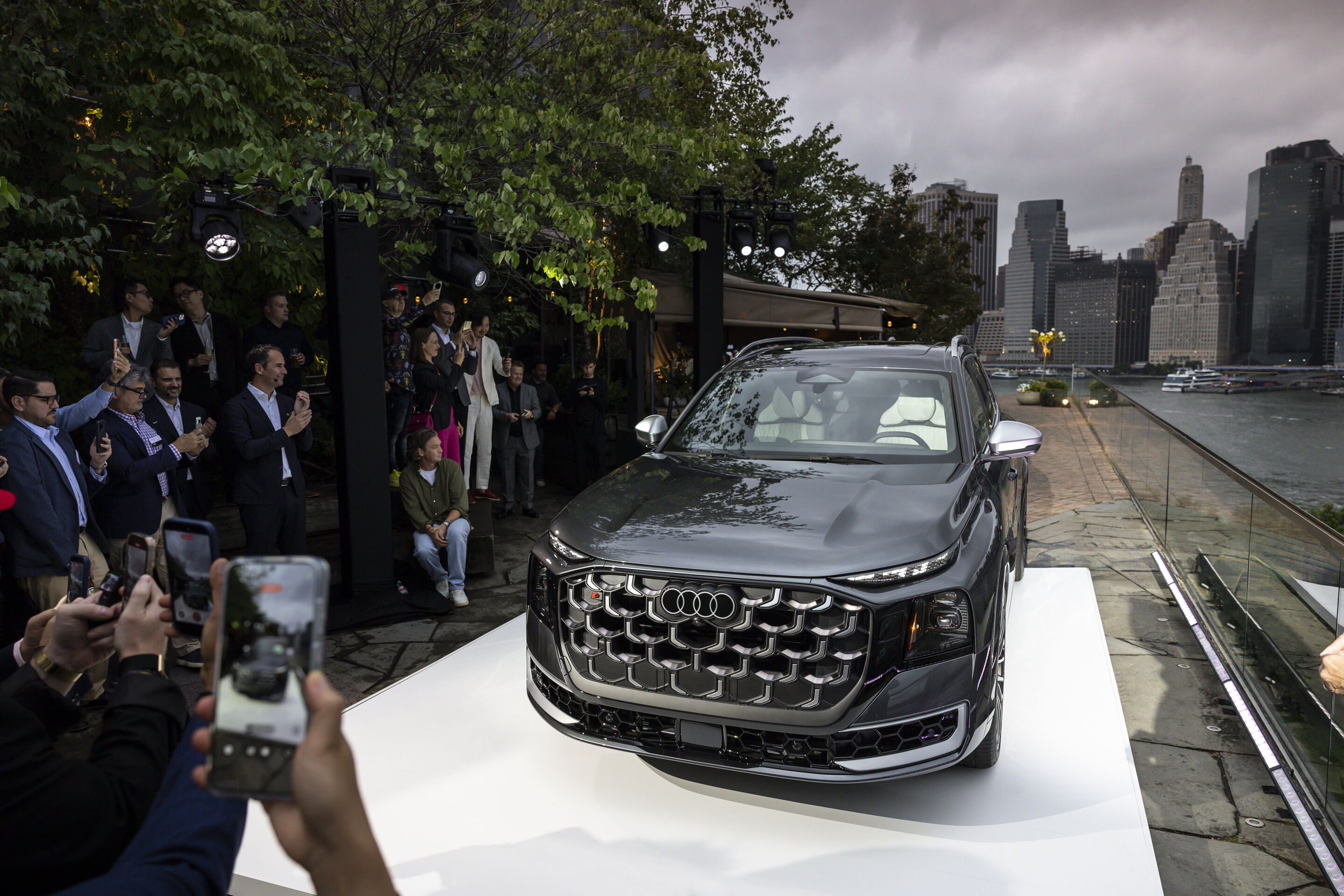 Neue Spitze im Audi Portfolio: Mit dem Q9 präsentiert die Marke mit den vier Ringen ihren ersten großen Full-Size-SUV - Impressionen von der Medien-Weltpremiere in New York City
