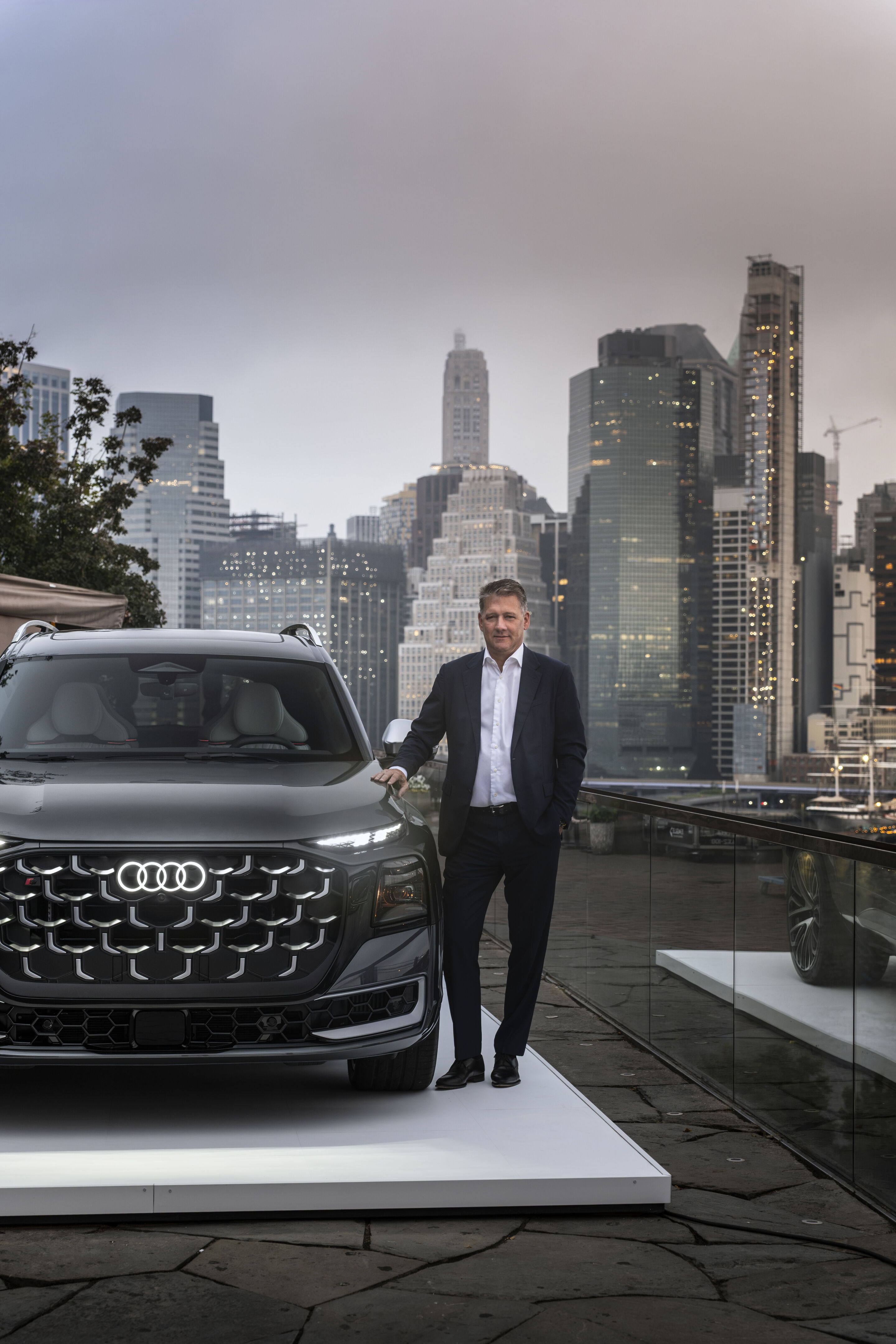 Neue Spitze im Audi Portfolio: Mit dem Q9 präsentiert die Marke mit den vier Ringen ihren ersten großen Full-Size-SUV - CEO Gernot Döllner bei der Medien-Weltpremiere in New York City