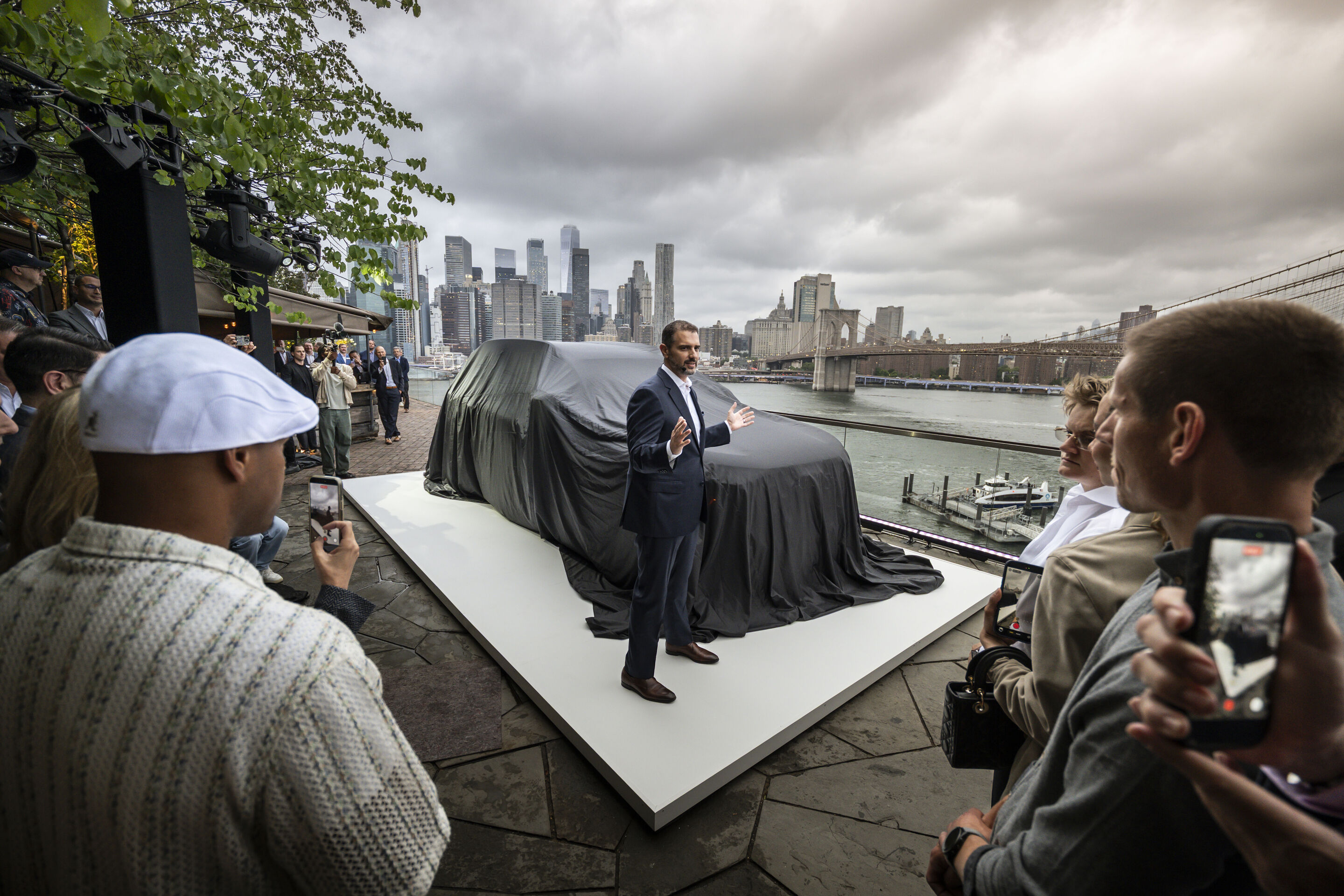 Neue Spitze im Audi Portfolio: Mit dem Q9 präsentiert die Marke mit den vier Ringen ihren ersten großen Full-Size-SUV - Vito Paladino, President von Audi of America, bei der Medien-Weltpremiere in New York City