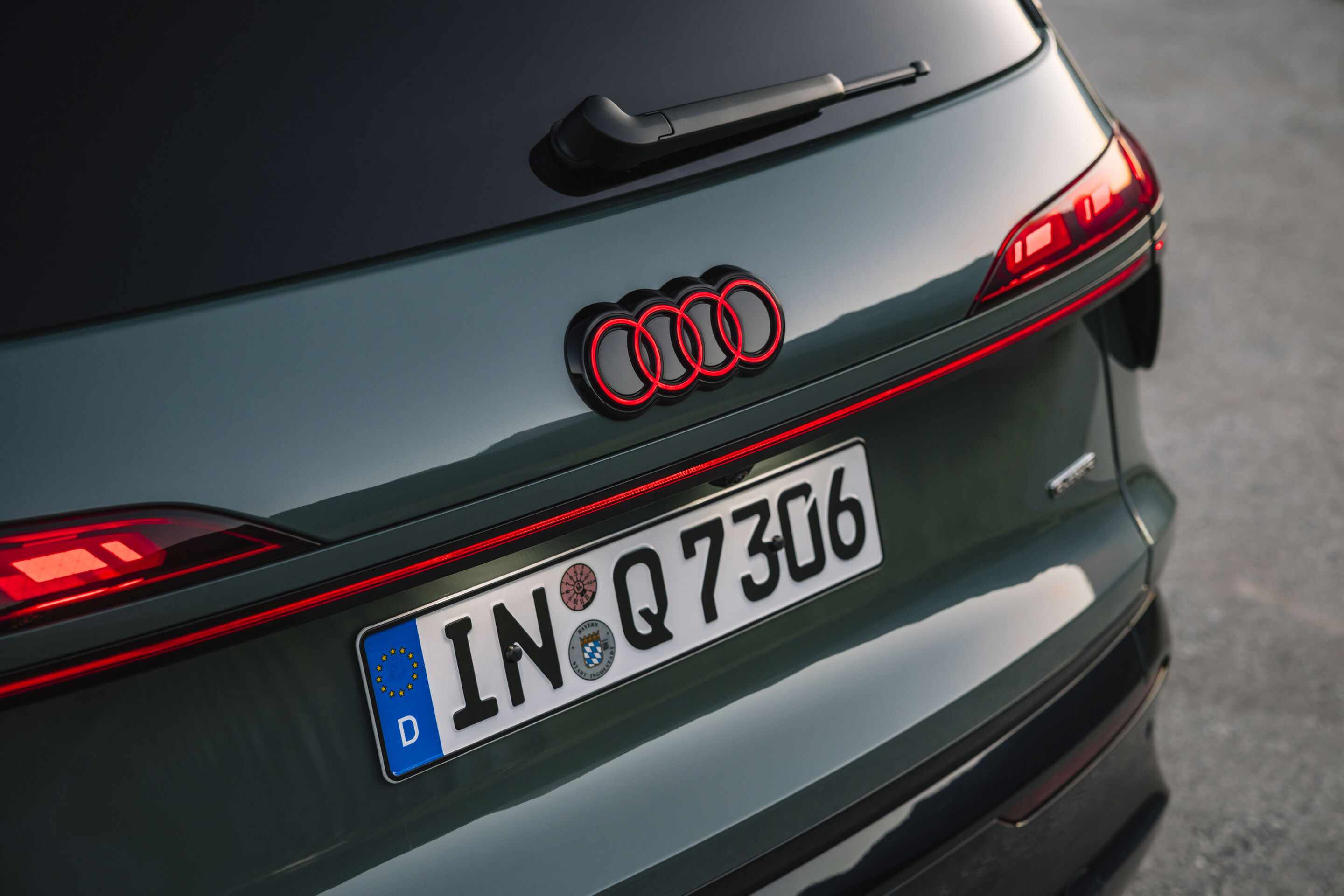 Audi Q7 SUV - Agavengrün Metallic, Outdoor-Standaufnahme, Exterieur