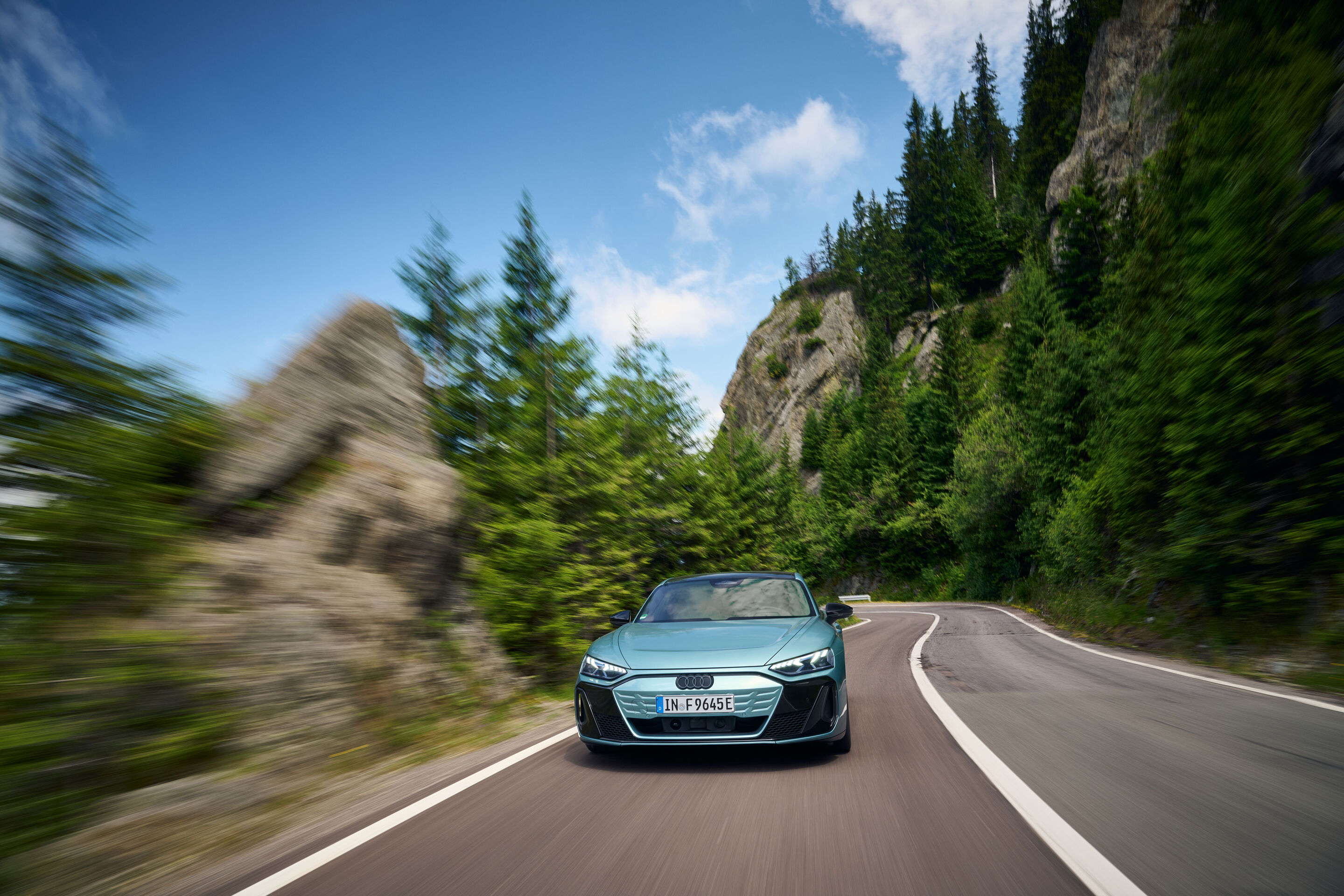 Electric Escape: Through the Carpathians in the Audi e-tron GT - Dynamic shot: Sporting agility and long-distance comfort come together in the Audi e-tron GT.