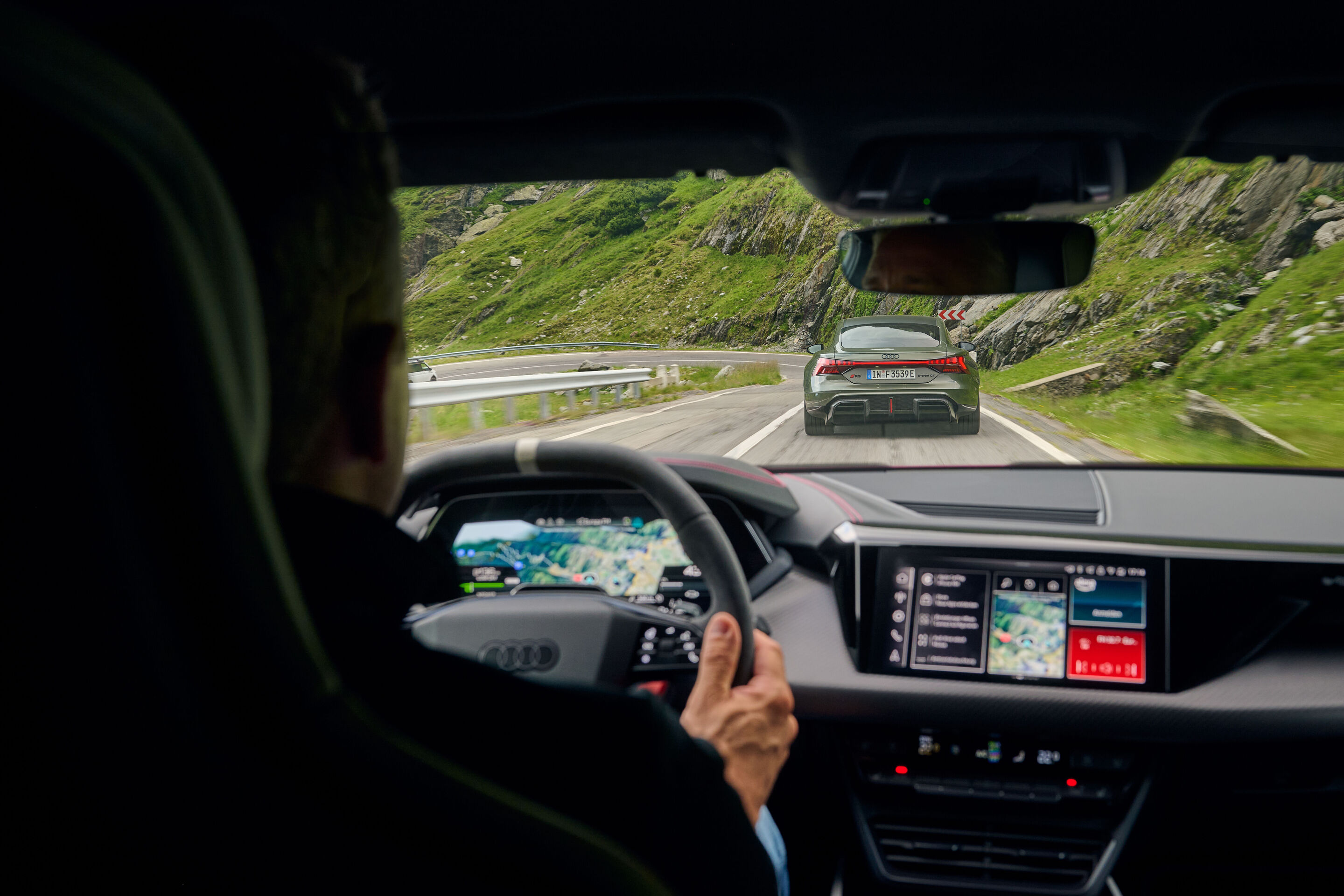 Electric Escape: Through the Carpathians in the Audi e-tron GT - Behind the wheel, the blend of driving dynamics, comfort and technology becomes immediately tangible.