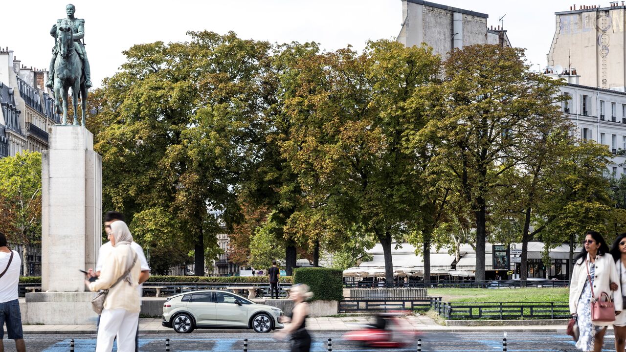 Audi A2 e-tron na targach w Paryżu: wydajna elektromobilność dla Europy