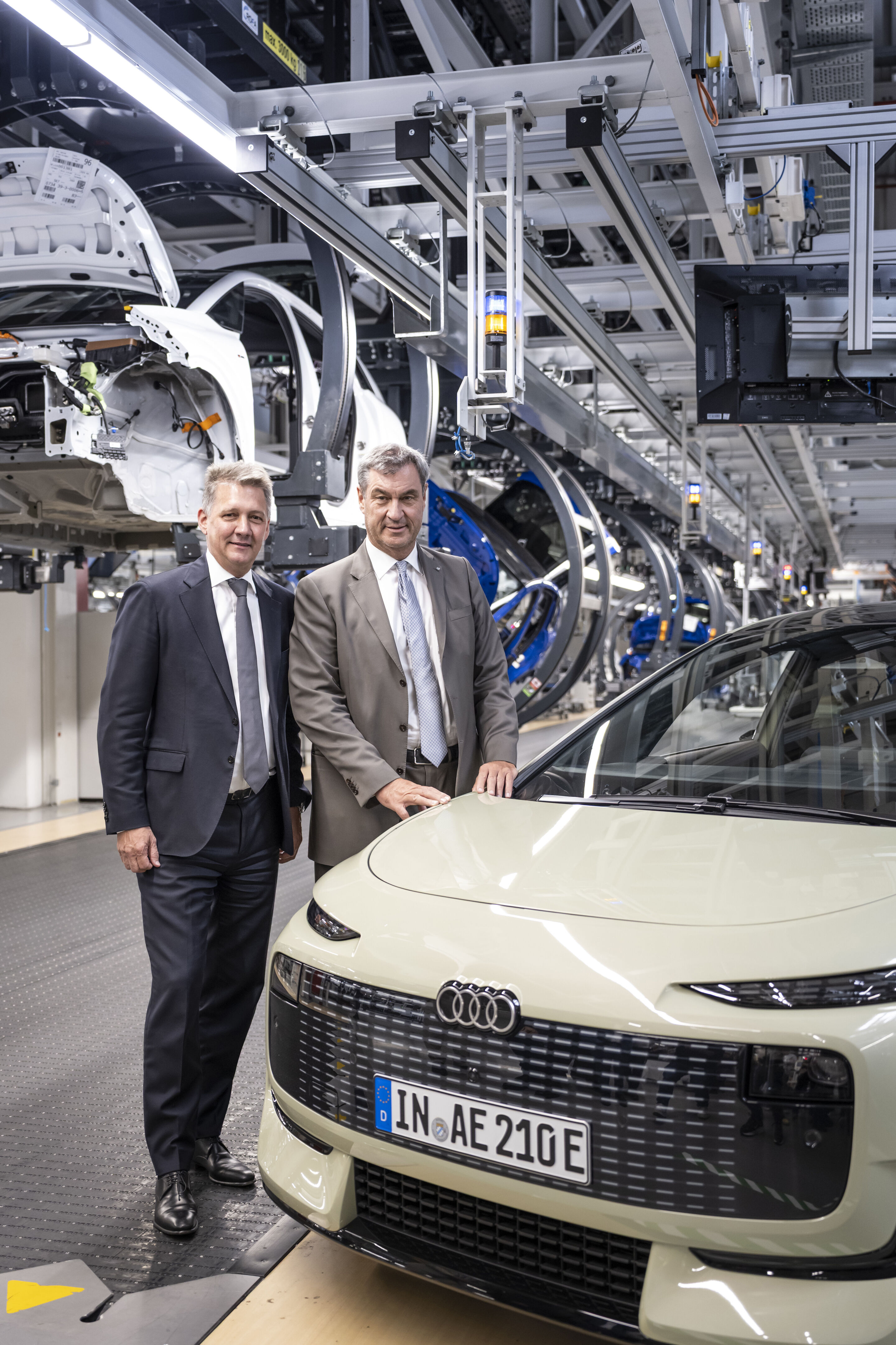 Audi begins production of the A2 e-tron - Audi has begun production of the A2 e-tron in Ingolstadt. Audi CEO Gernot Döllner (left) and Bavarian Minister-President Markus Söder on September 10, 2026.