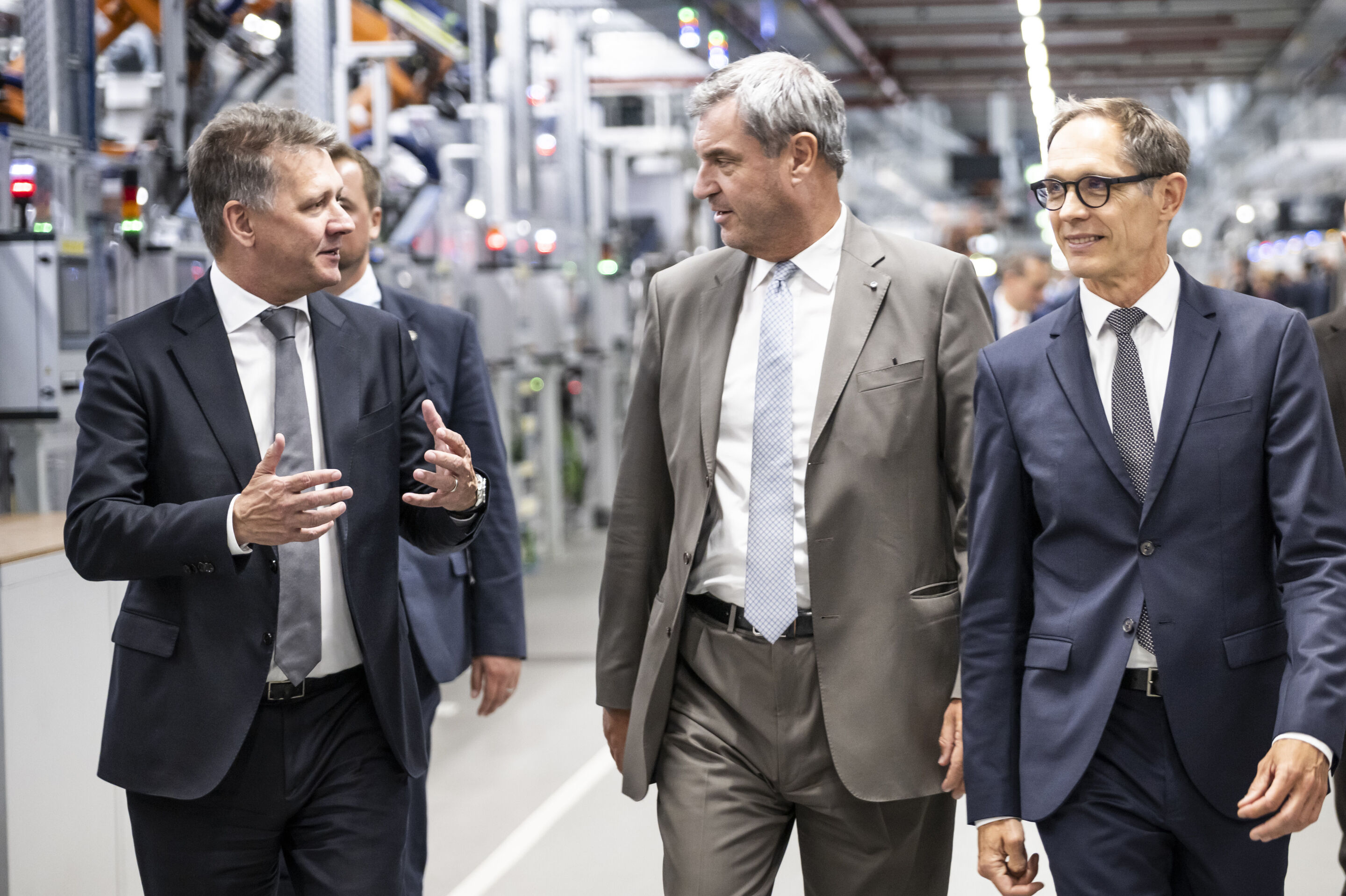Audi begins production of the A2 e-tron - Audi has begun production of the A2 e-tron in Ingolstadt. Gerd Walker, Board Member for Production and Logistics, Jörg Schlcagbauer, Chairman of the General Works Council, CEO Gernot Döllner and Bavarian Minister-President...