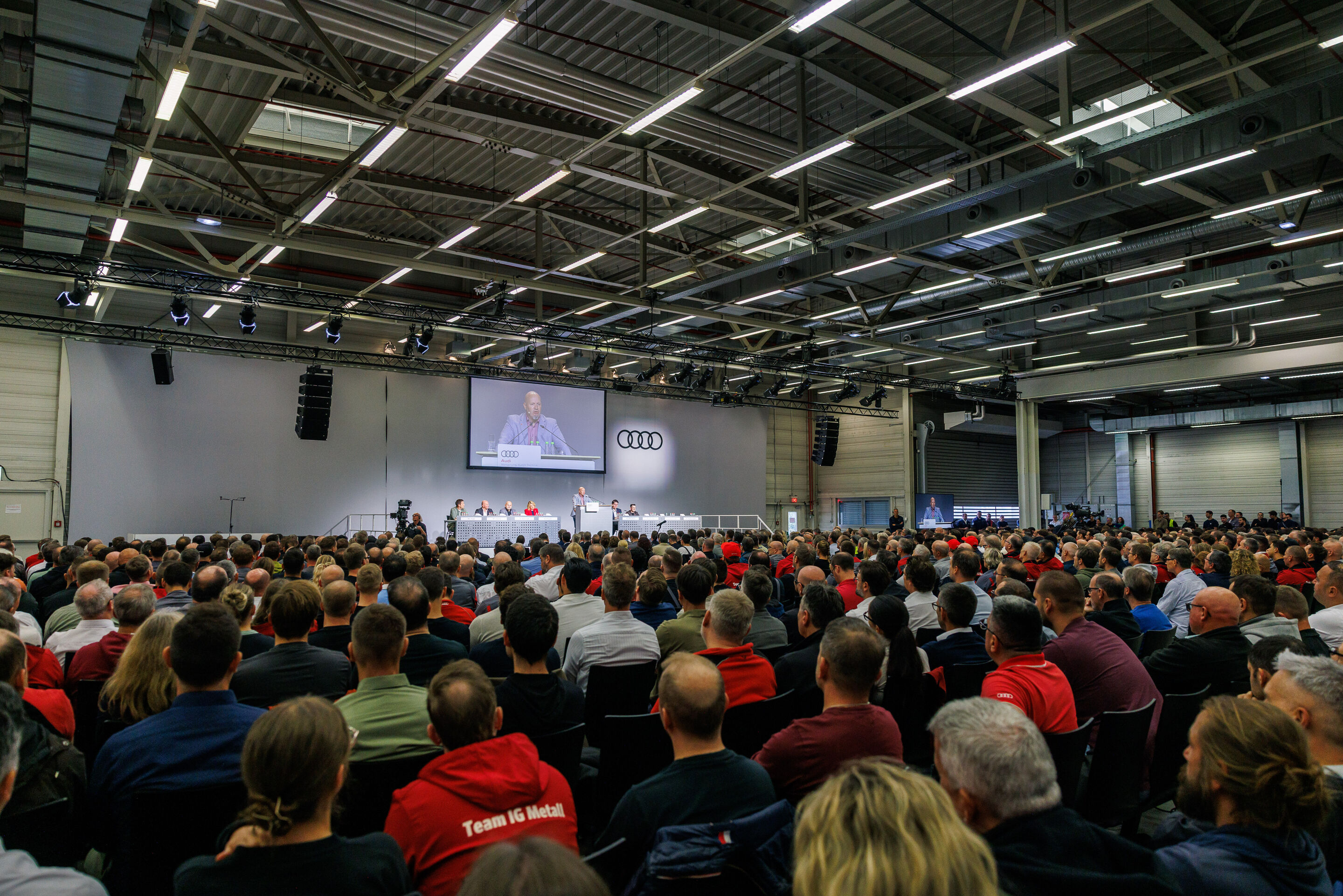 Betriebsrat Neckarsulm fordert Zukunftsperspektive statt Standortdebatte - Es herrschte großer Andrang auf der dritten Betriebsversammlung des Jahres in Neckarsulm.