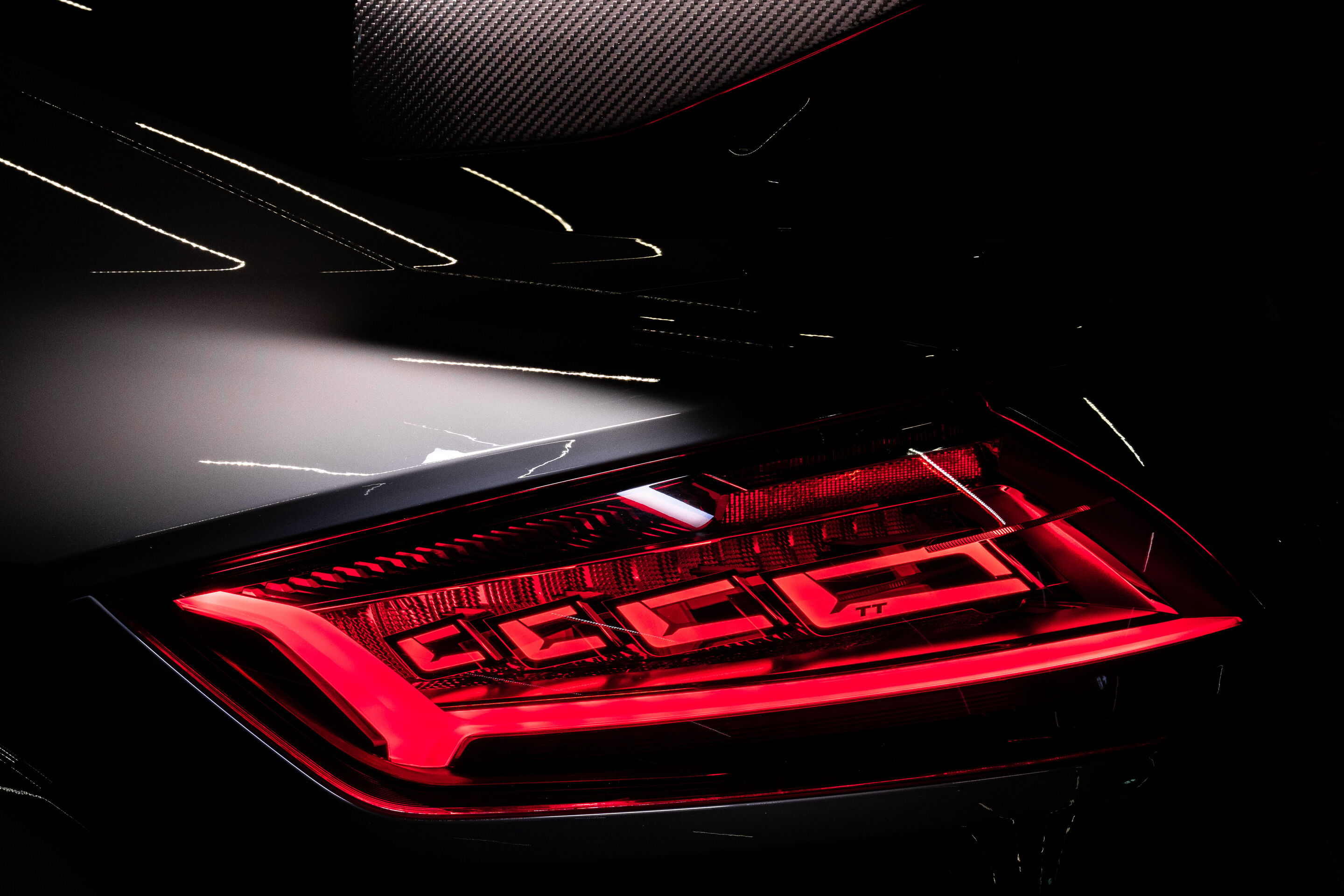 Audi TT RS - First OLED rear light in the Audi TT RS