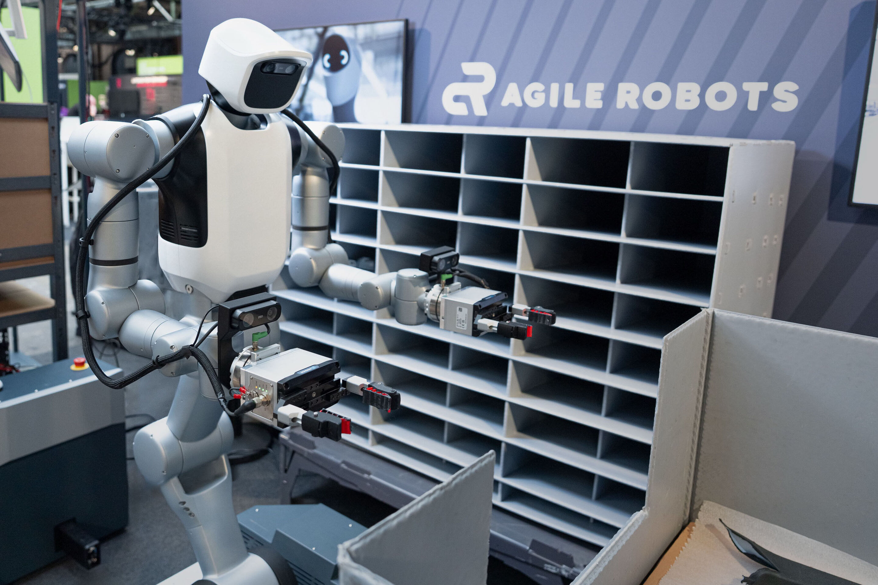 Mobile humanoid robots for automotive logistics - Agile Robots, Audi, Dassault Systèmes and NVIDIA announced at NVIDIA GTC Berlin a proof-of-concept to automate parts sequencing at Audi's Ingolstadt plant using mobile humanoids.