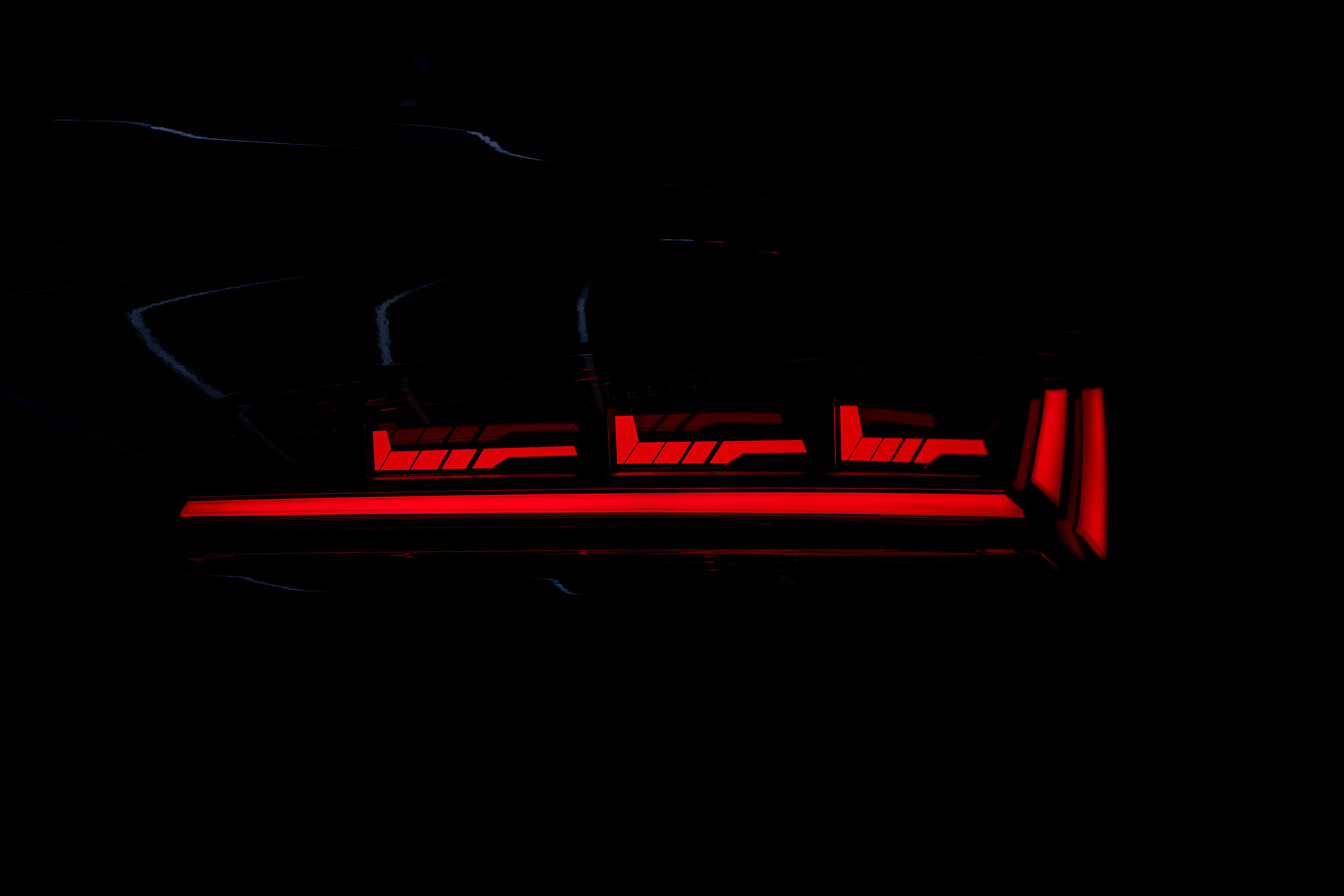 Audi OLED lighting technology - First-generation digital OLED rear light in the Audi Q5