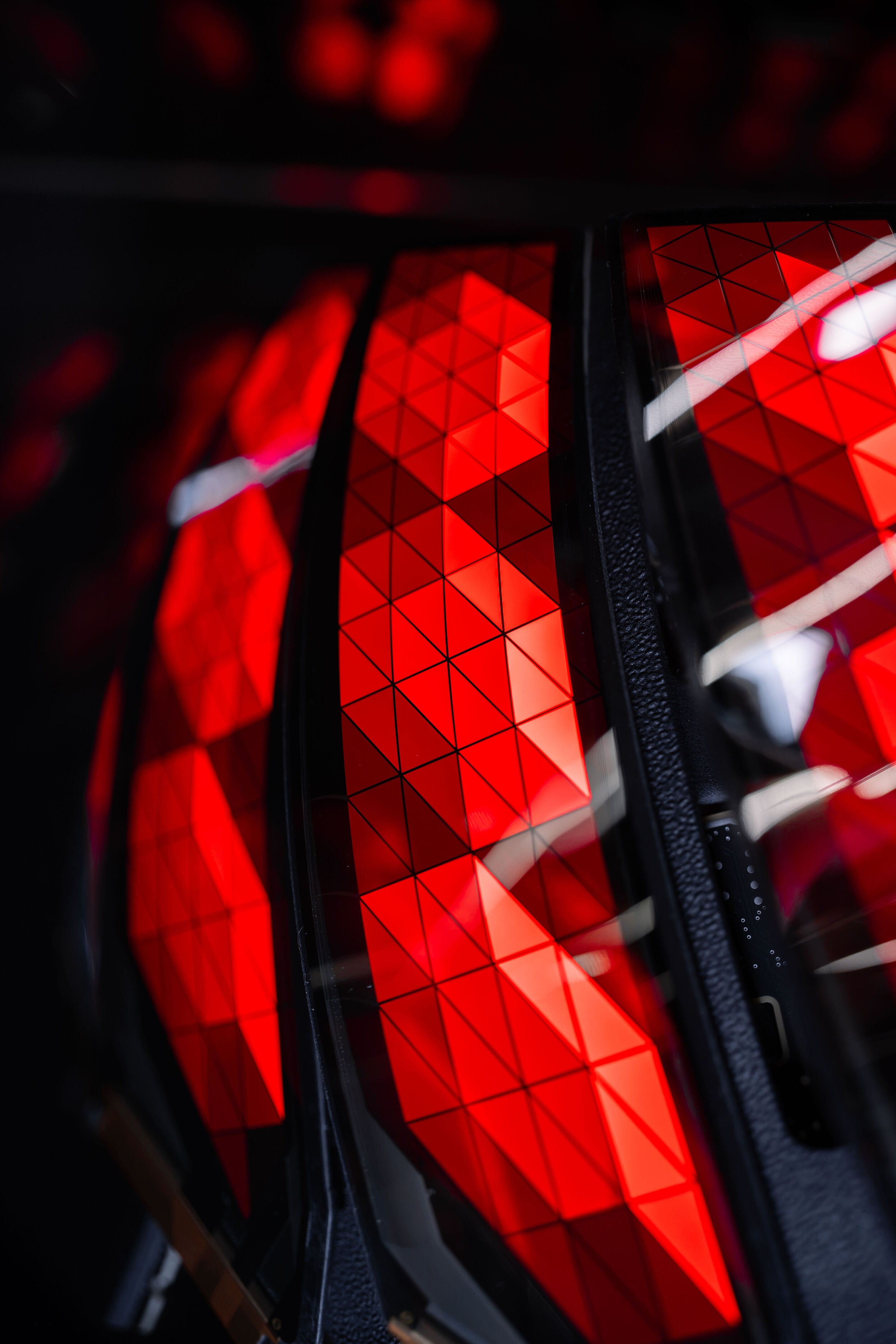 Audi OLED lighting technology - Digital OLED technology in a curved design