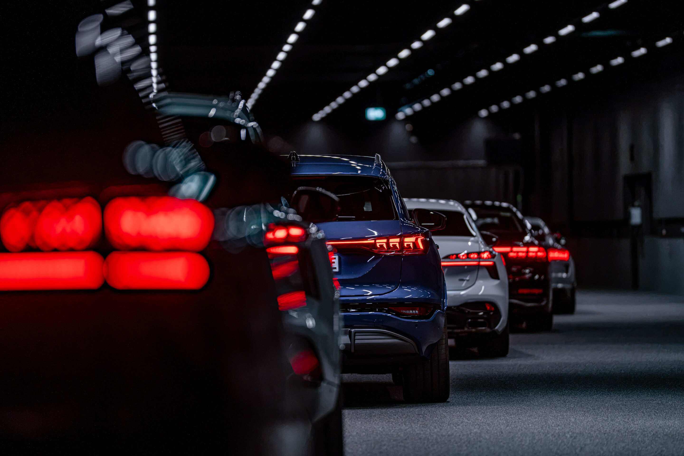 Audi OLED lighting technology - Digital OLED rear lights (Audi TT RS, Audi A8, Audi A6, Audi Q6 e-tron, Audi Q7, Audi Q9)
