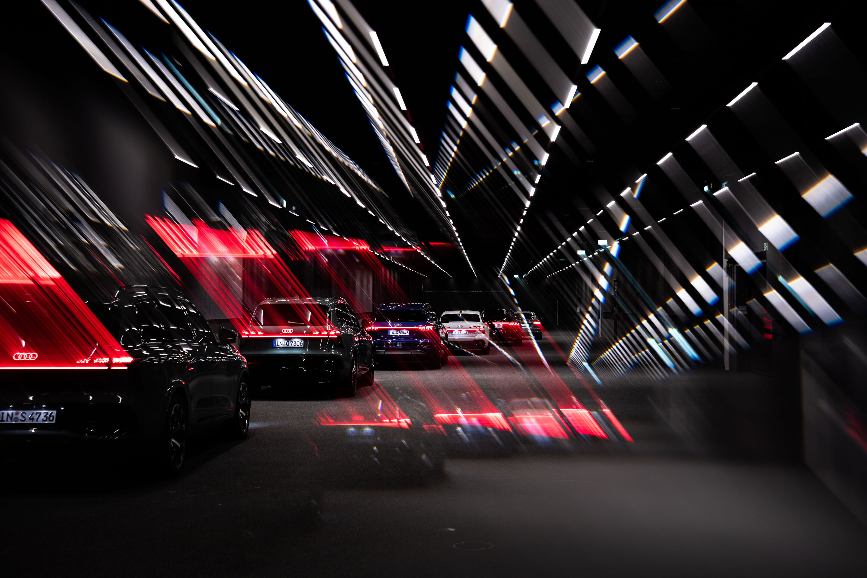 Audi OLED lighting technology - Digital OLED rear lights (Audi TT RS, Audi A8, Audi A6, Audi Q6 e-tron, Audi Q7, Audi Q9)