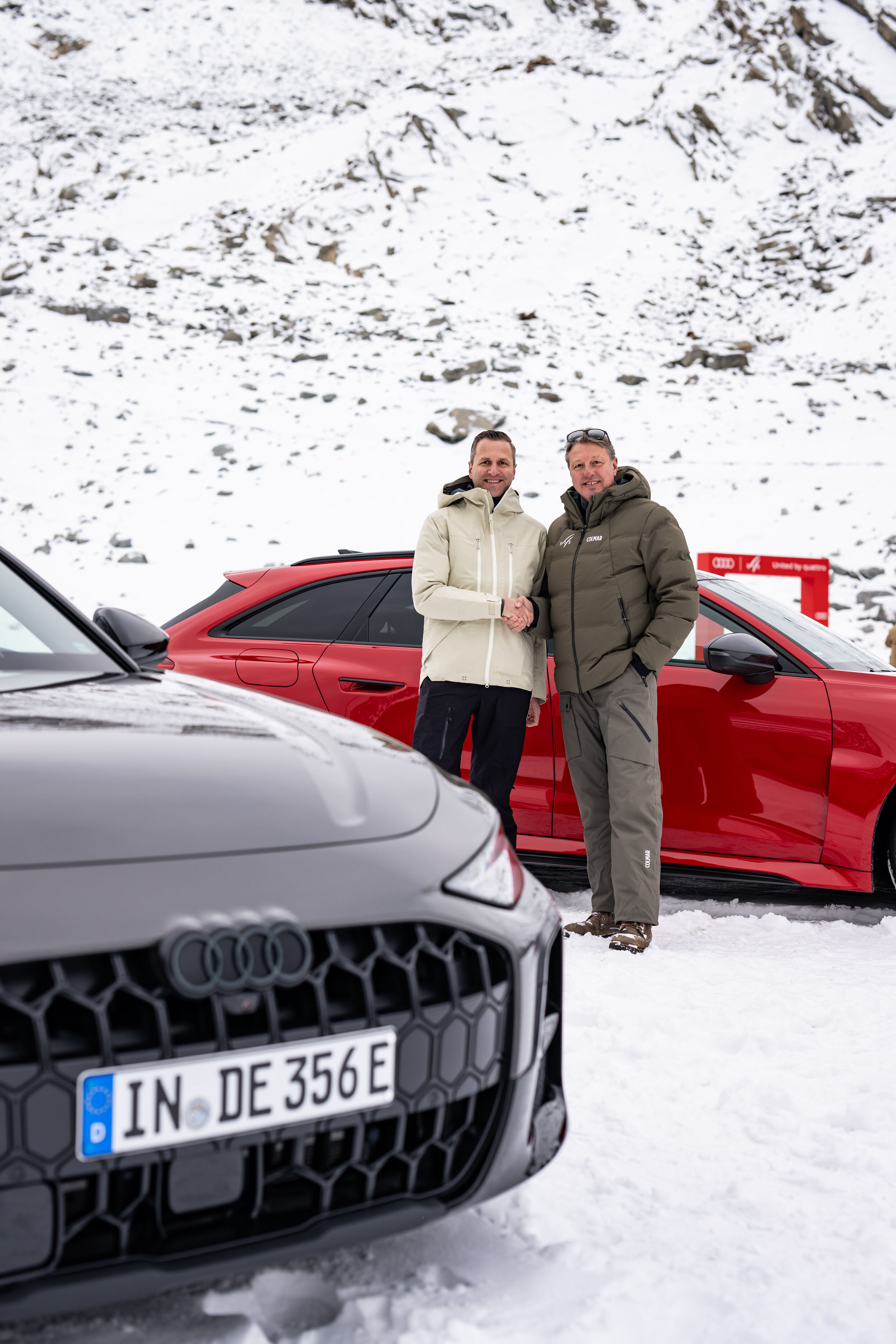 Audi verlängert Partnerschaft mit dem Internationalen Skiverband (FIS) bis 2030 - Audi Senior Vice President Marketing Michael Müller (links) und FIS Präsident Alexander Ospelt in Sölden