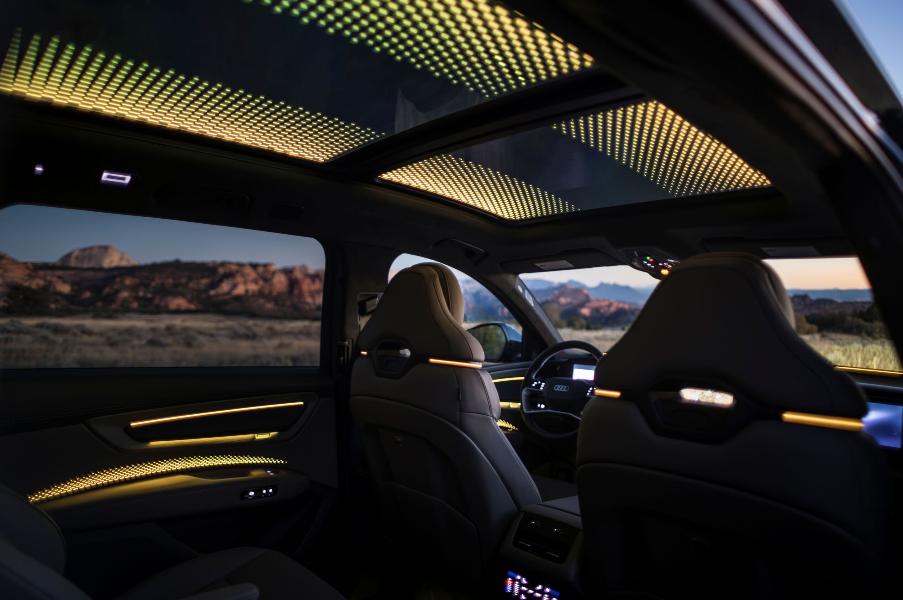 Audi Q9 SUV and Audi SQ9 SUV - With a glass area of more than 1.5 square metres, the panoramic sunroof is the largest Audi has ever built. Variable light control makes it possible to adjust the amount of light entering the vehicle.