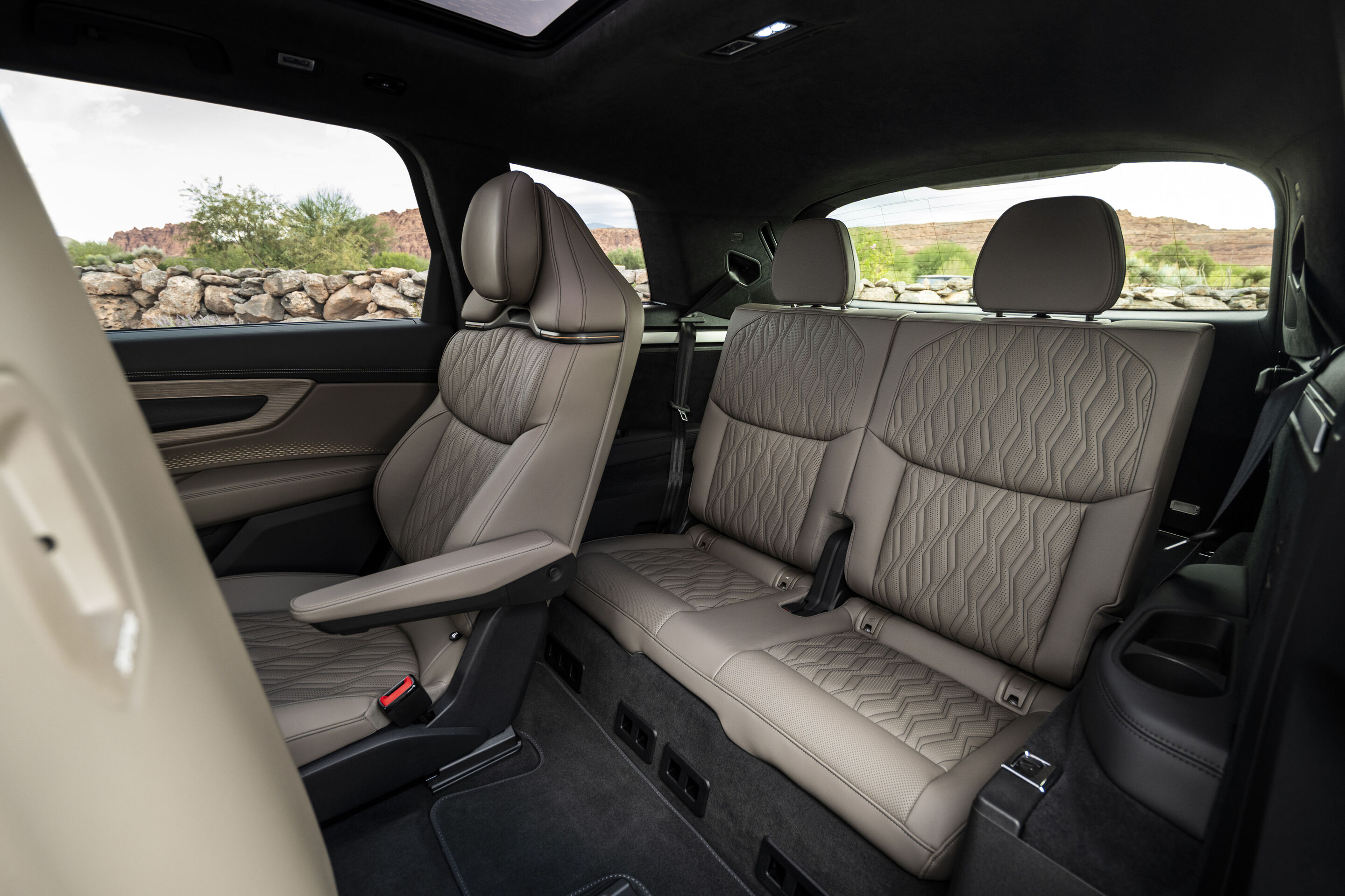 Audi Q9 SUV - The Audi Q9 impresses with a new sense of spaciousness and comfort in the interior. High-quality materials, electrically adjustable individual seats in the second row and electric doors underline the interior’s premium credentials.