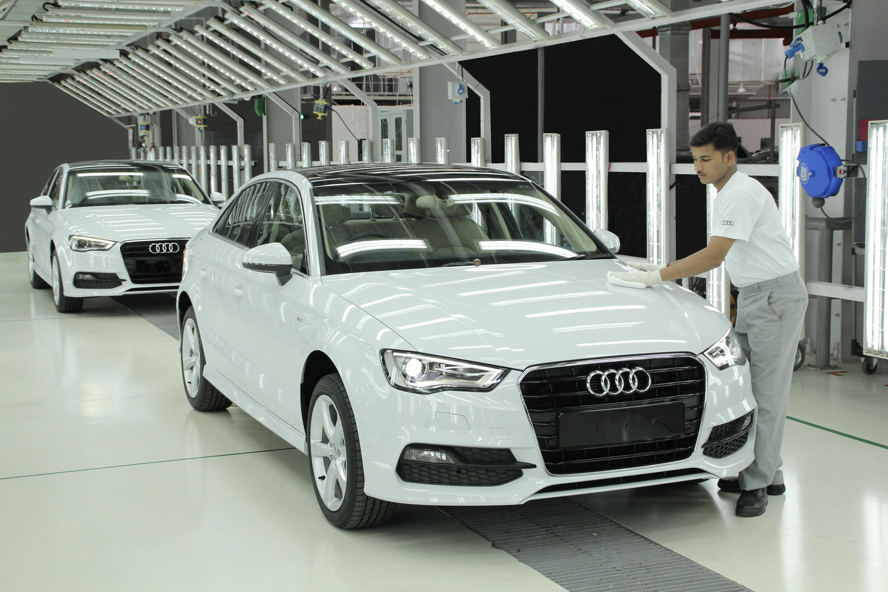 Audi am Standort Aurangabad - Die Audi A4 Limousine auf der Produktionslinie bei Skoda Auto Volkswagen Indien am Produktionsstandort Aurangabad.