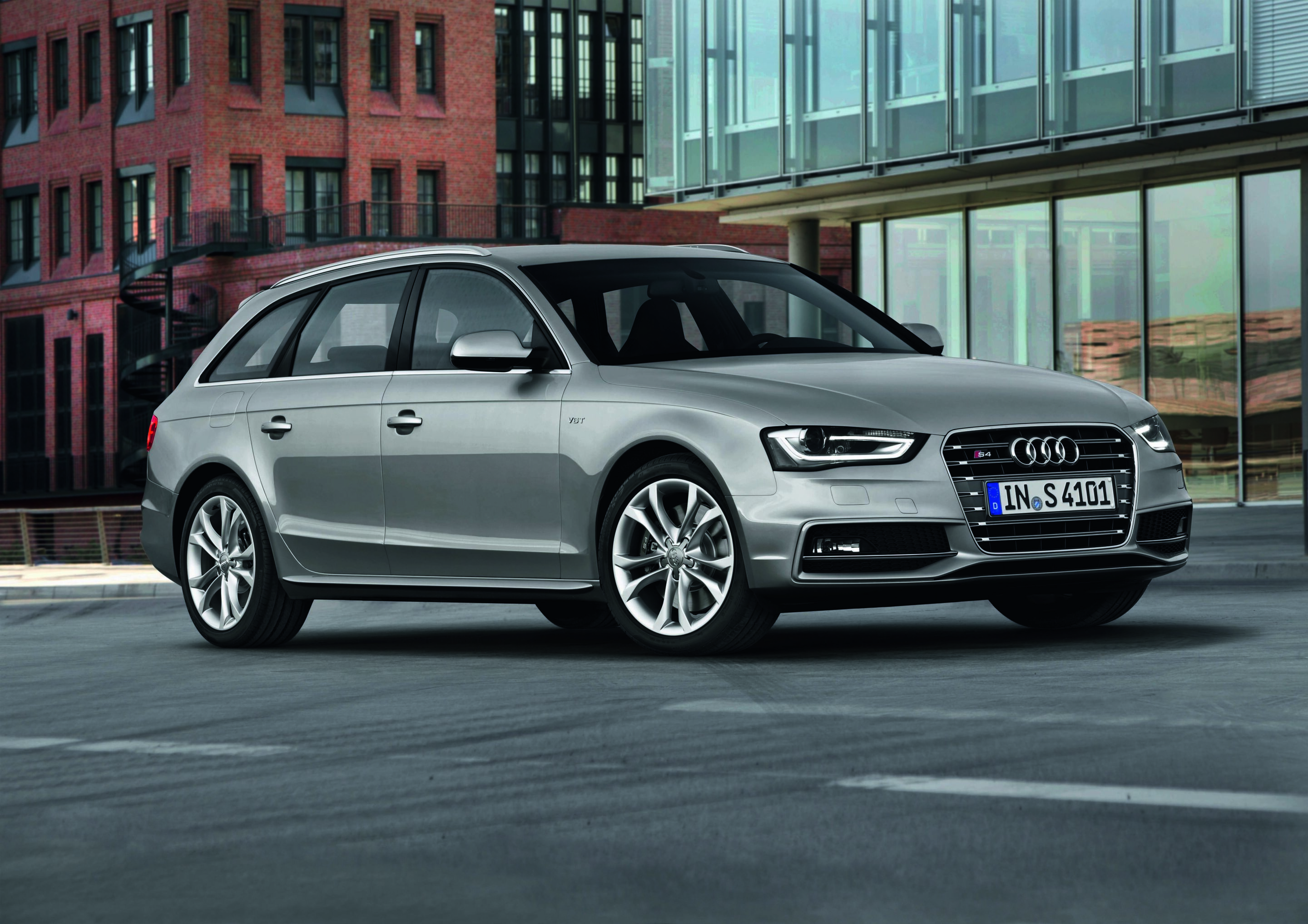Audi S4 Avant - Colour: Prism Silver