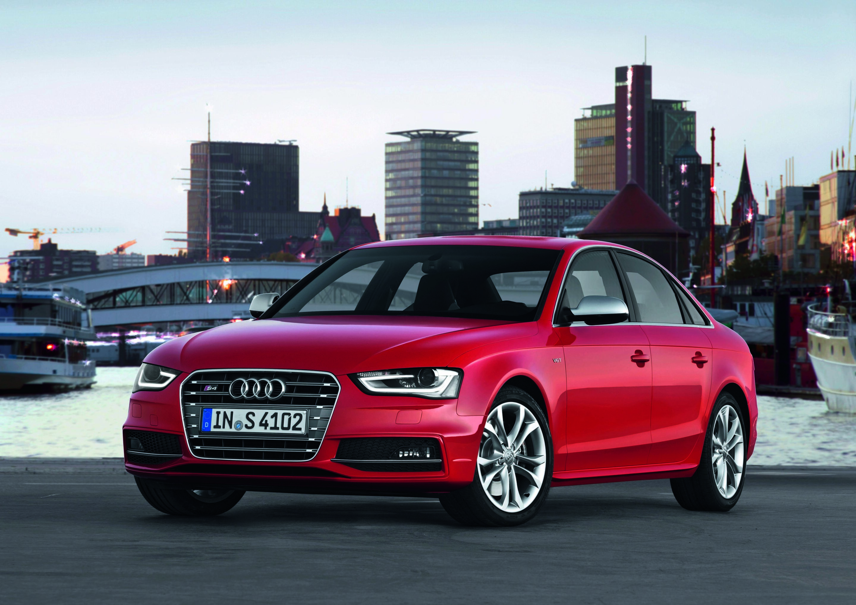 Audi S4 - Farbe: Misanorot