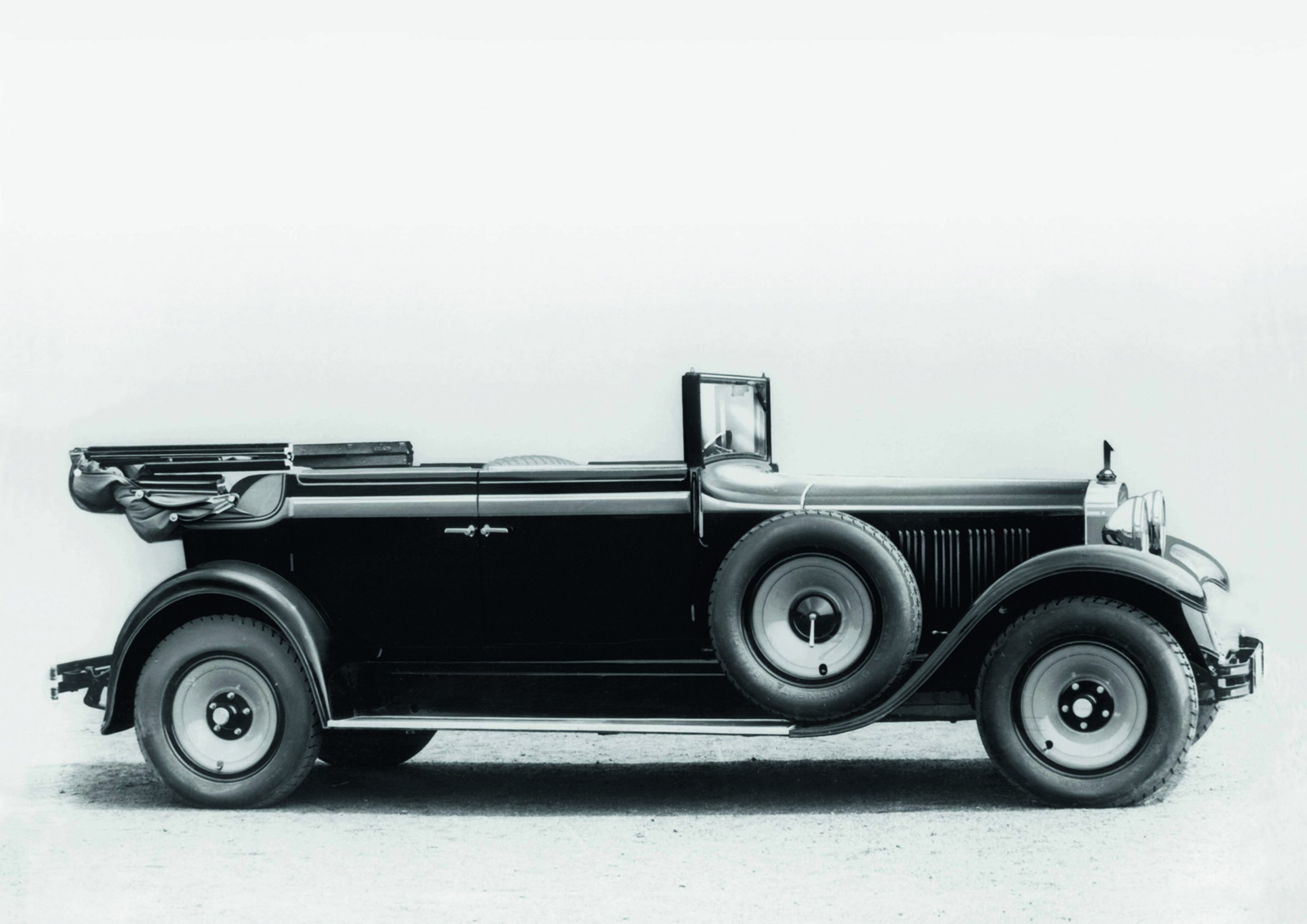 Anniversary magazine History - Rescue attempt - the Type SS, also known as the Zwickau, had an eight-cylinder from the USA