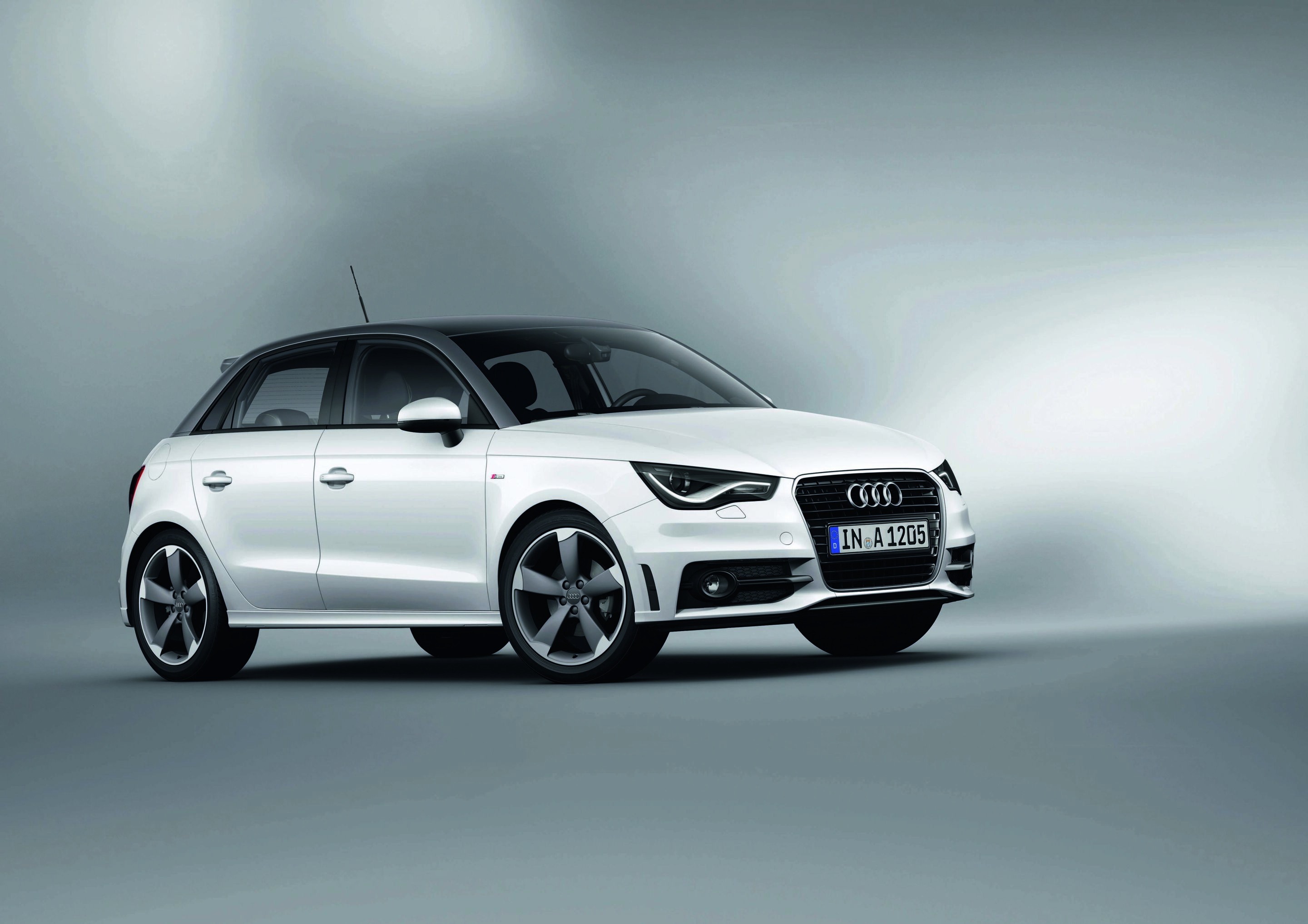 Audi A1 Sportback S line - Colour: Glacier White