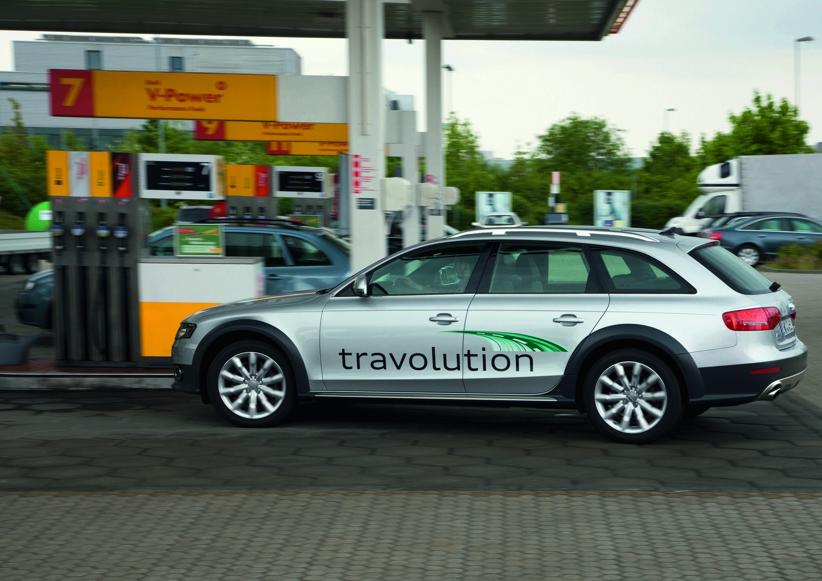 Efficient urban driving – the Audi travolution project - travolution - Filling station assistant
