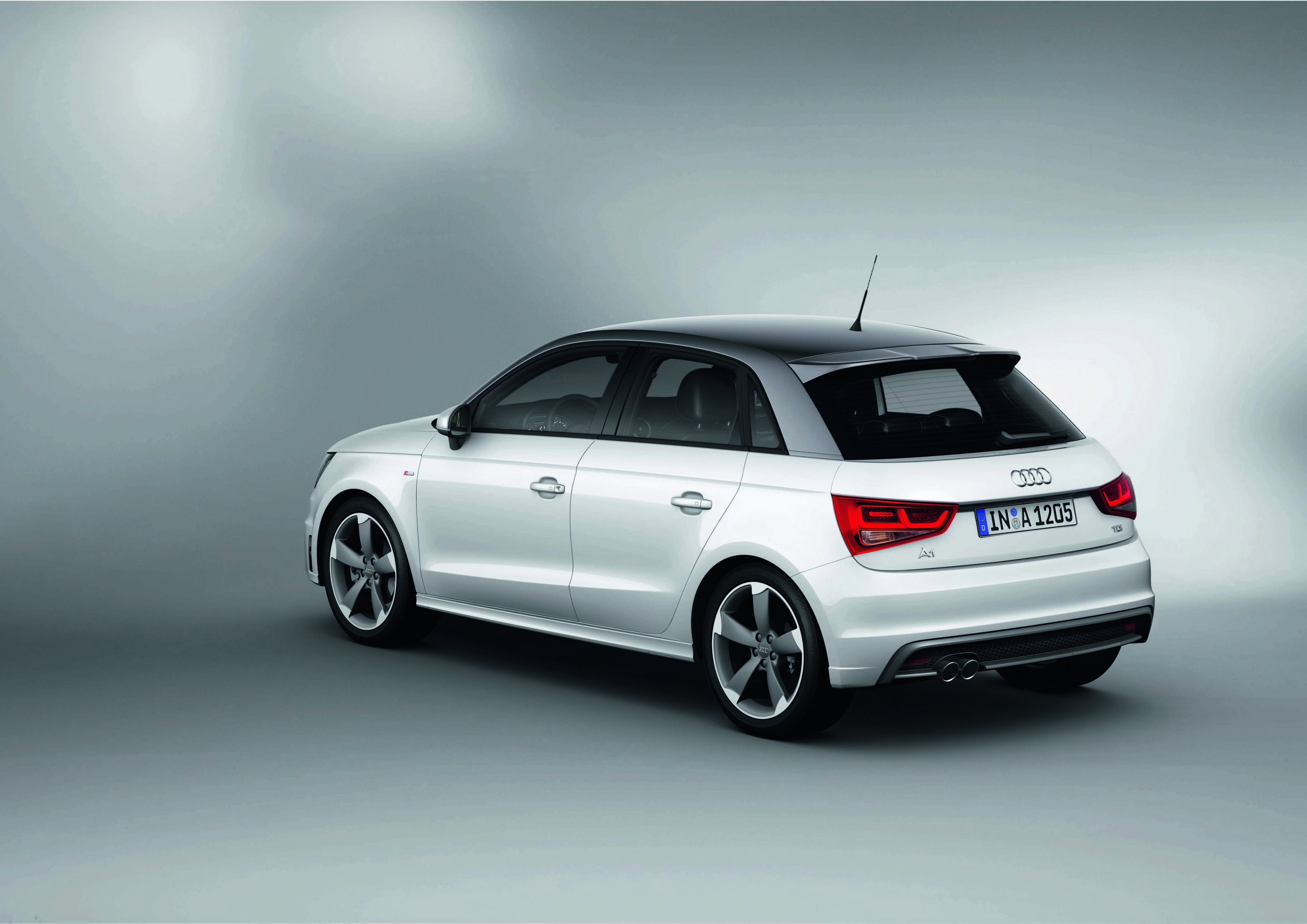 Audi A1 Sportback S line - Farbe: Gletscherweiß