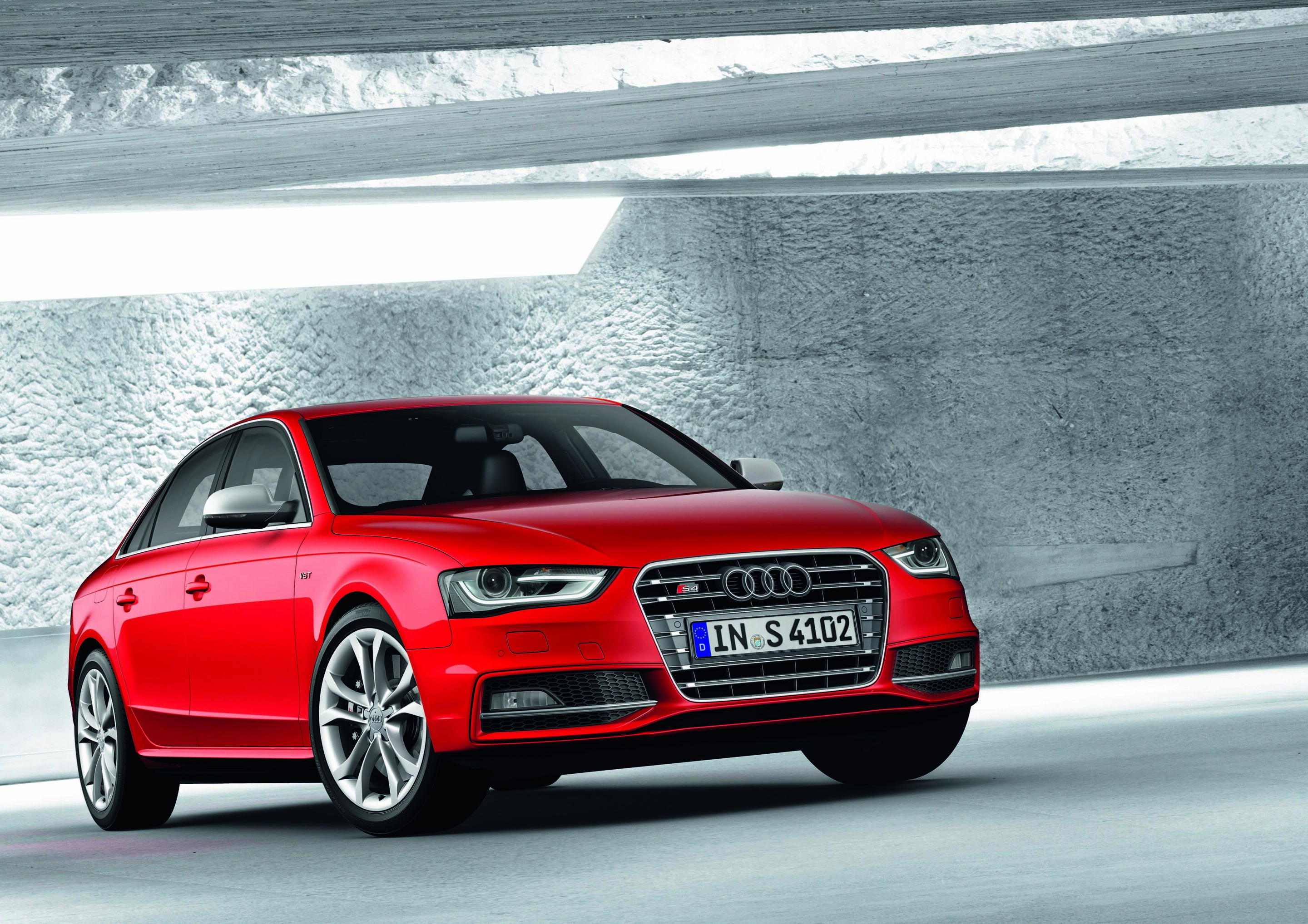 Audi S4 - Farbe: Misanorot