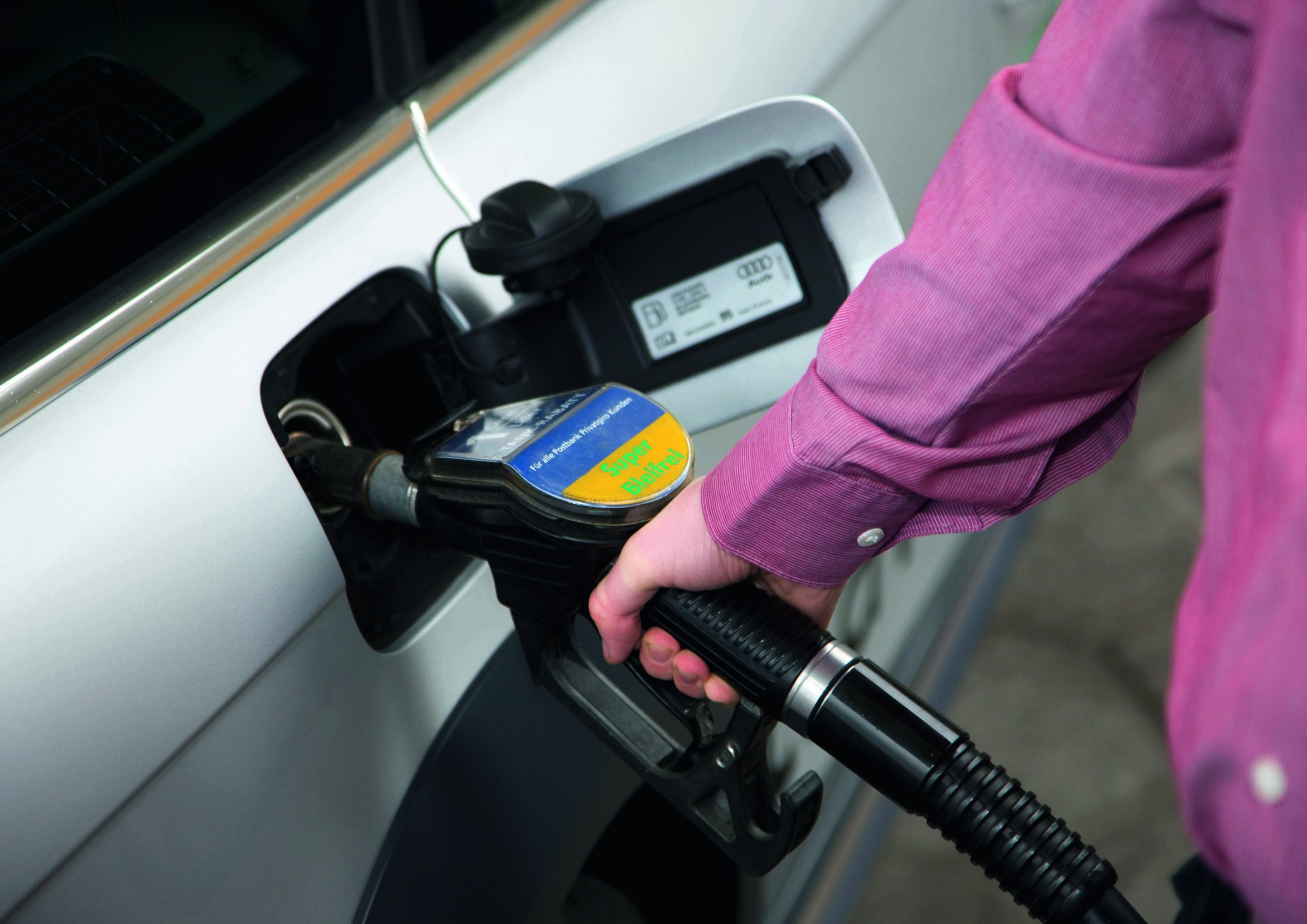 Efficient urban driving – the Audi travolution project - travolution - Filling station assistant
