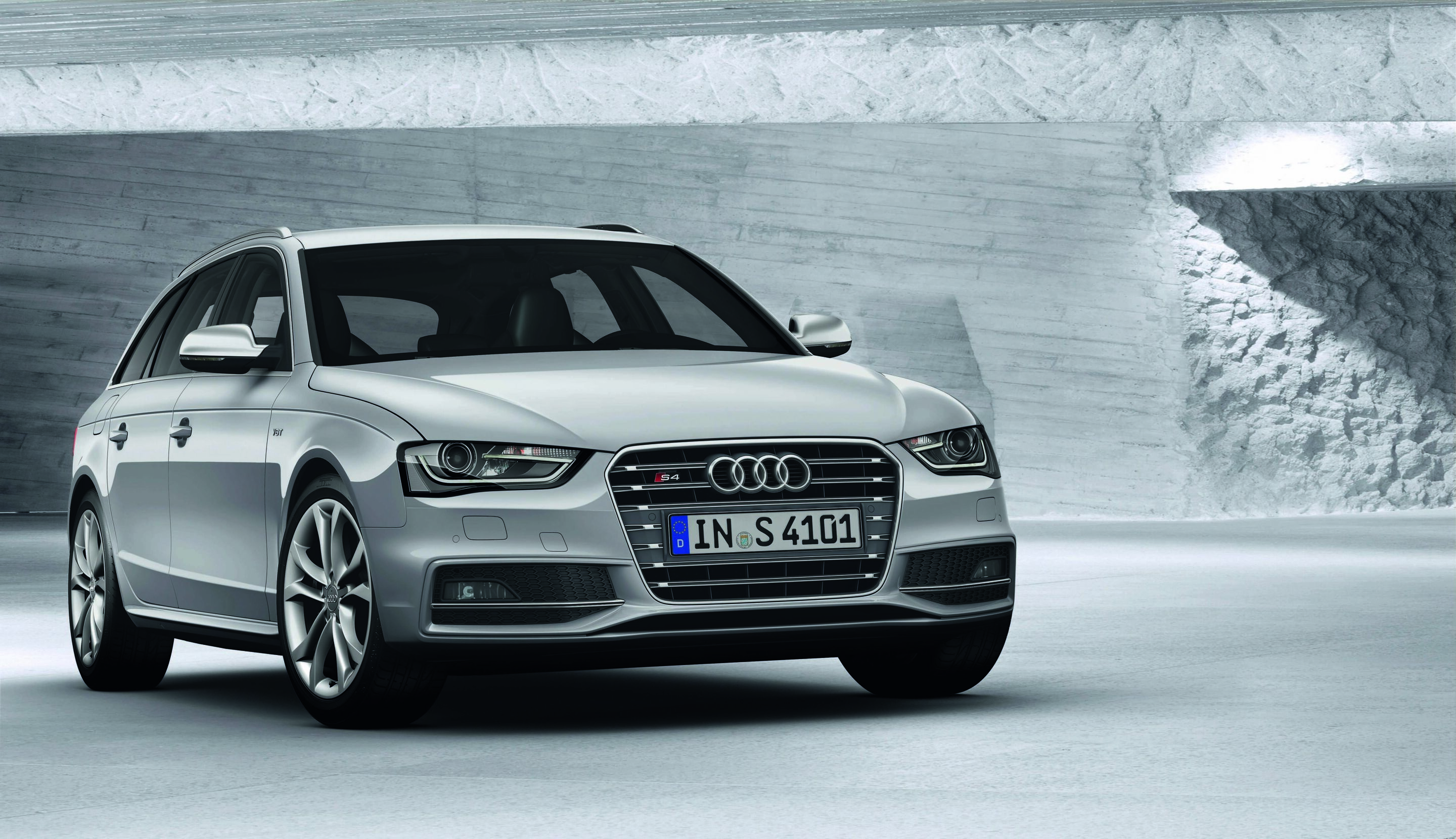Audi S4 Avant - Farbe: Prismasilber