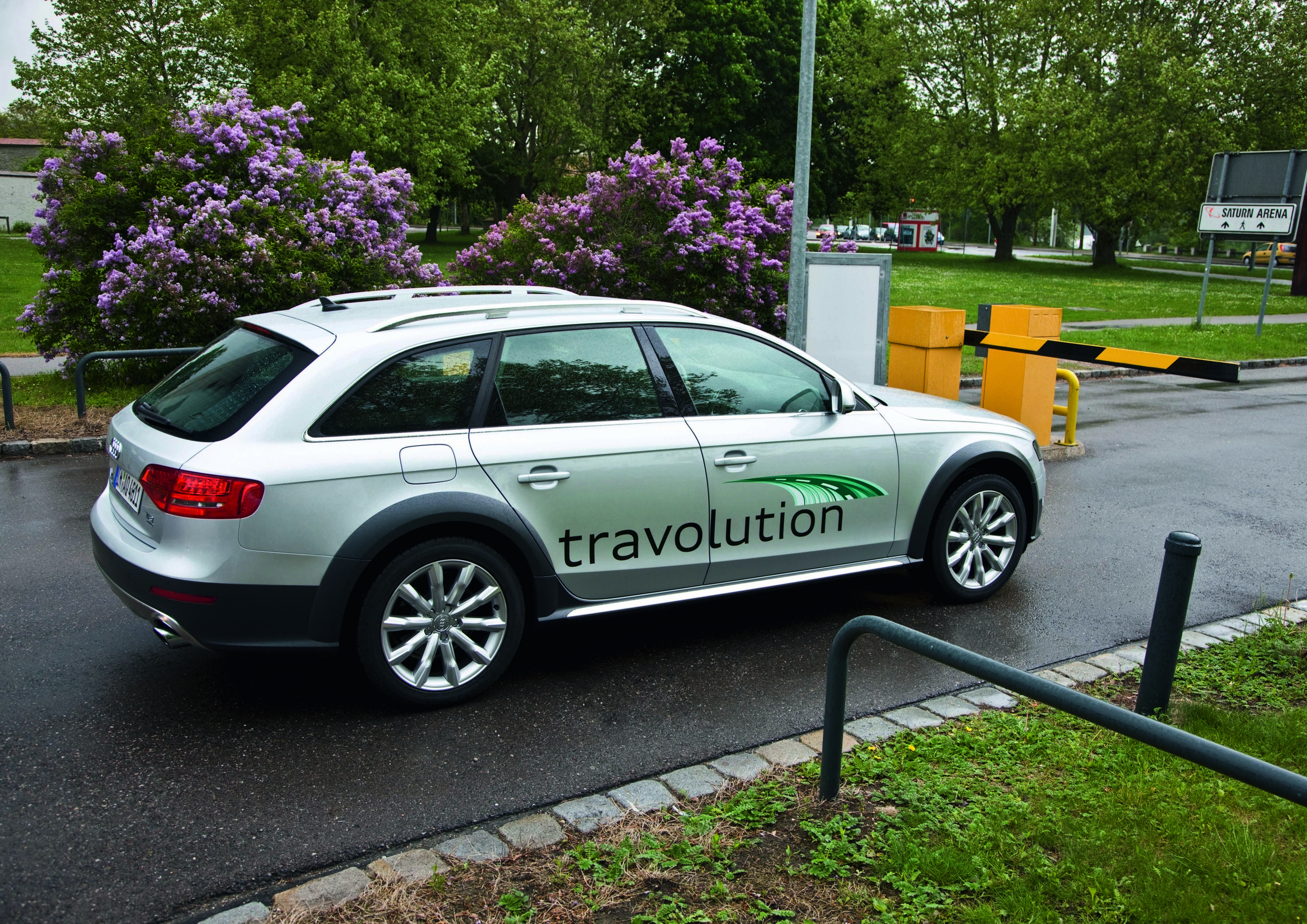 Efficient urban driving – the Audi travolution project - travolution - Car park assistent