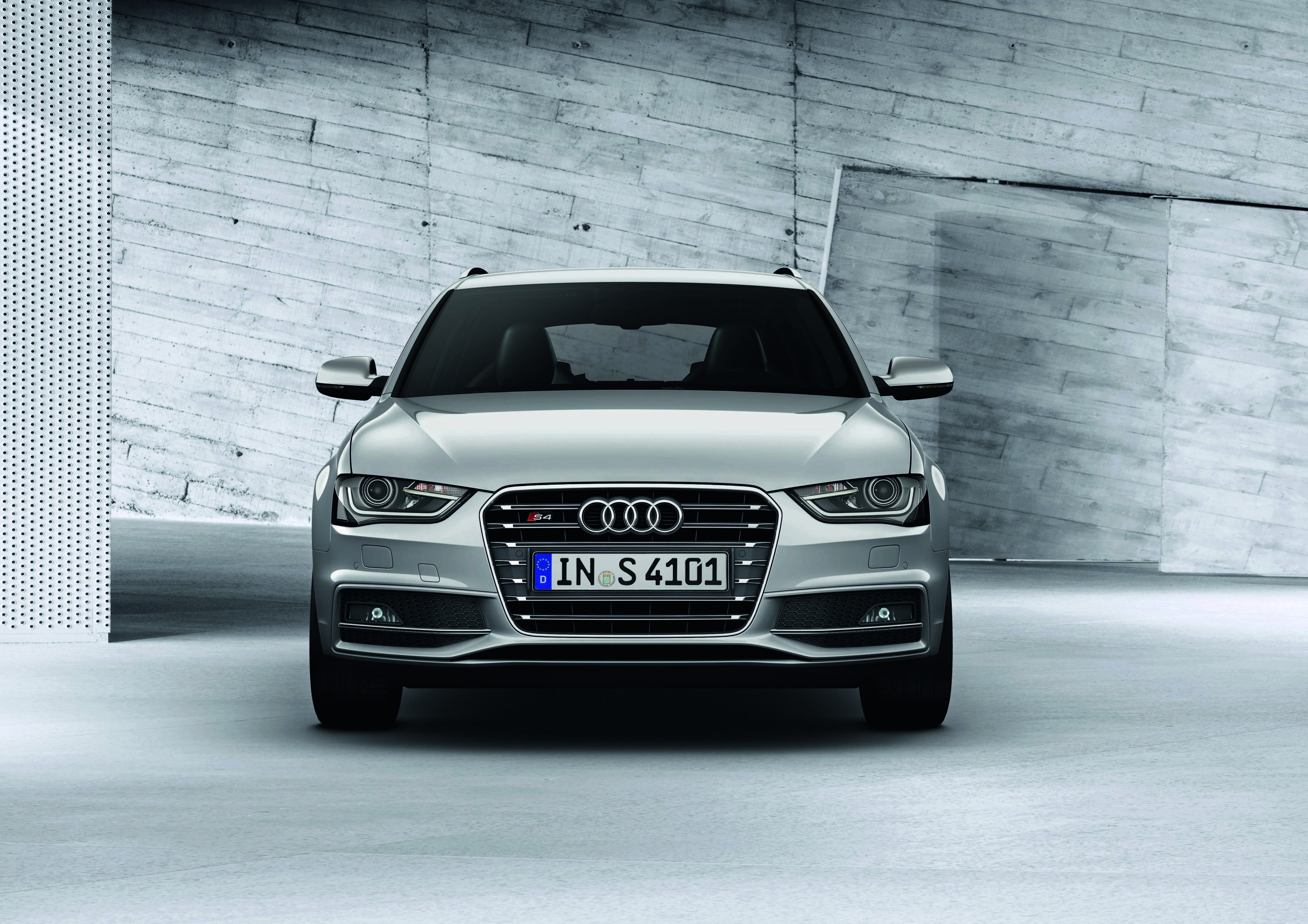 Audi S4 Avant - Farbe: Prismasilber