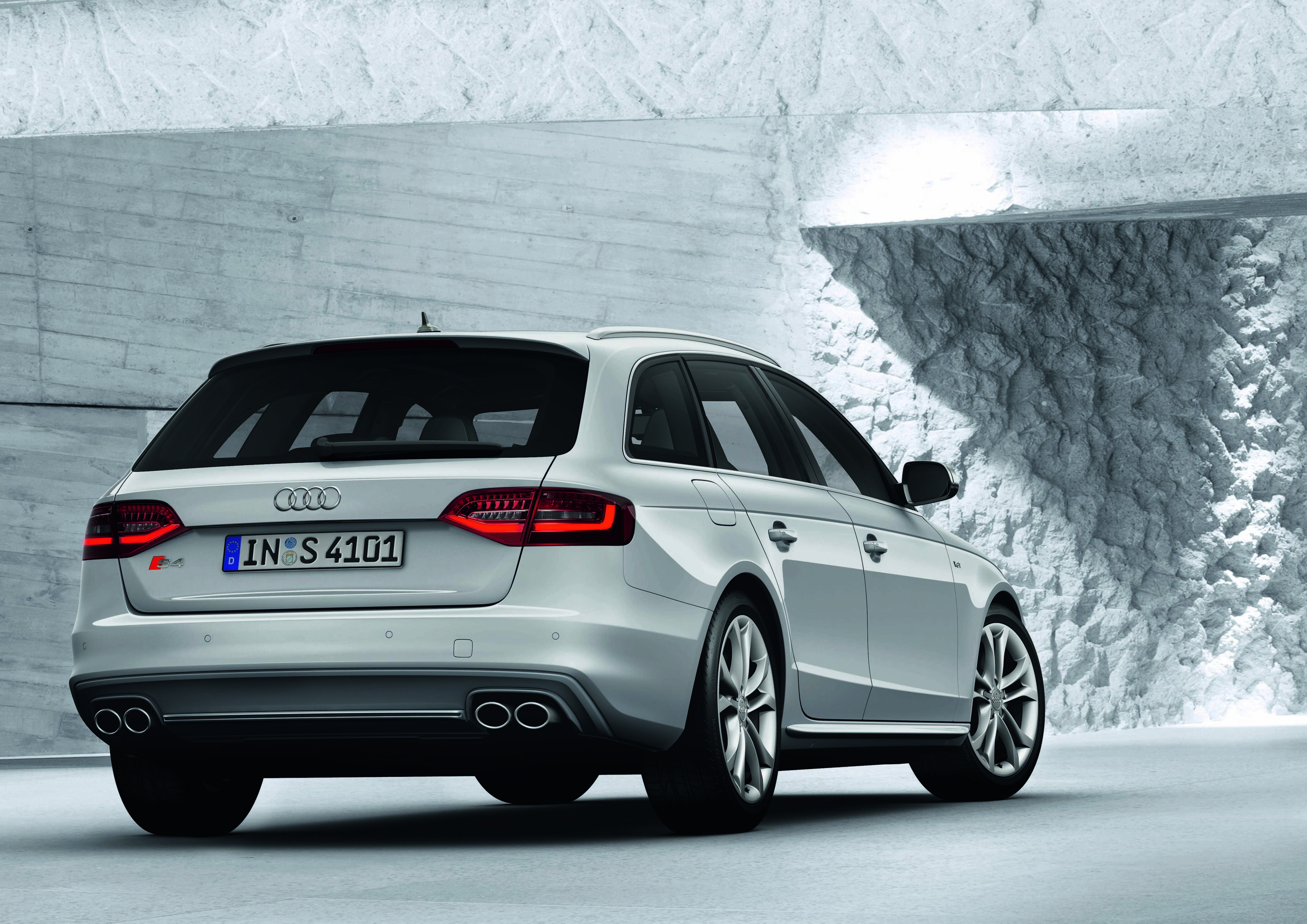 Audi S4 Avant - Colour: Prism Silver