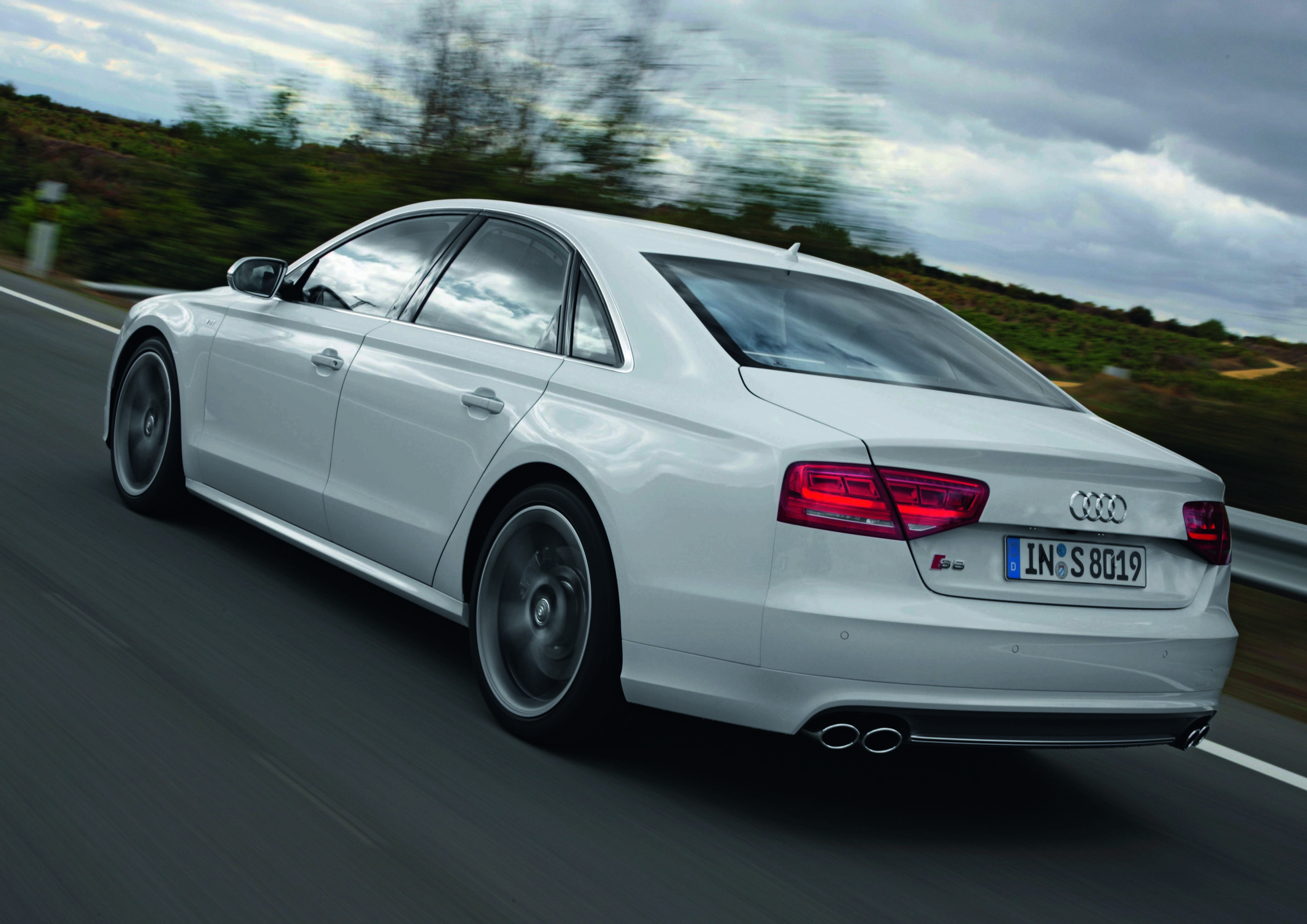 Audi S8 - Farbe: Gletscherweiß